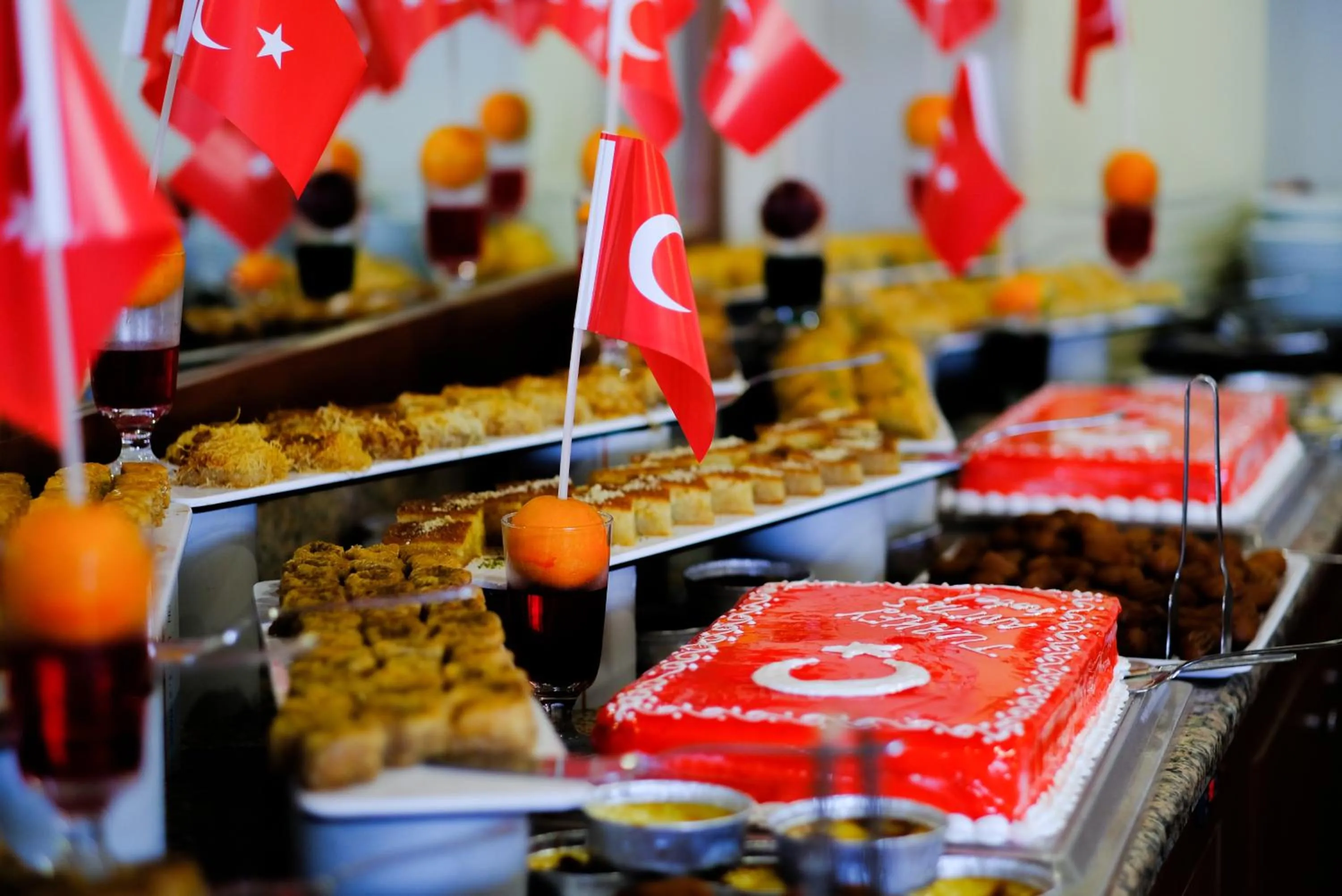 Restaurant/places to eat in Anitas Hotel