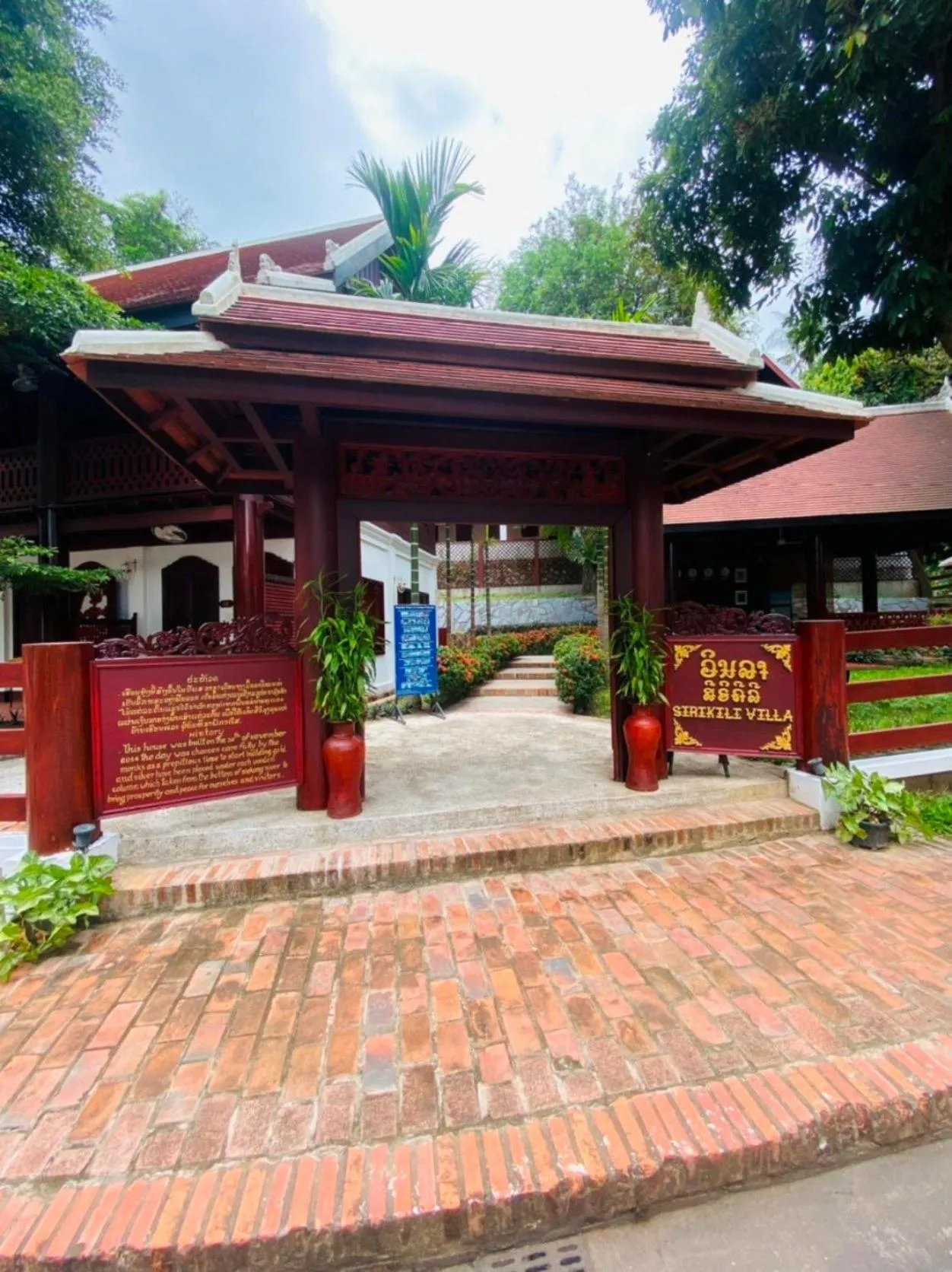 Facade/entrance in Luang Prabang Villa Sirikili River View