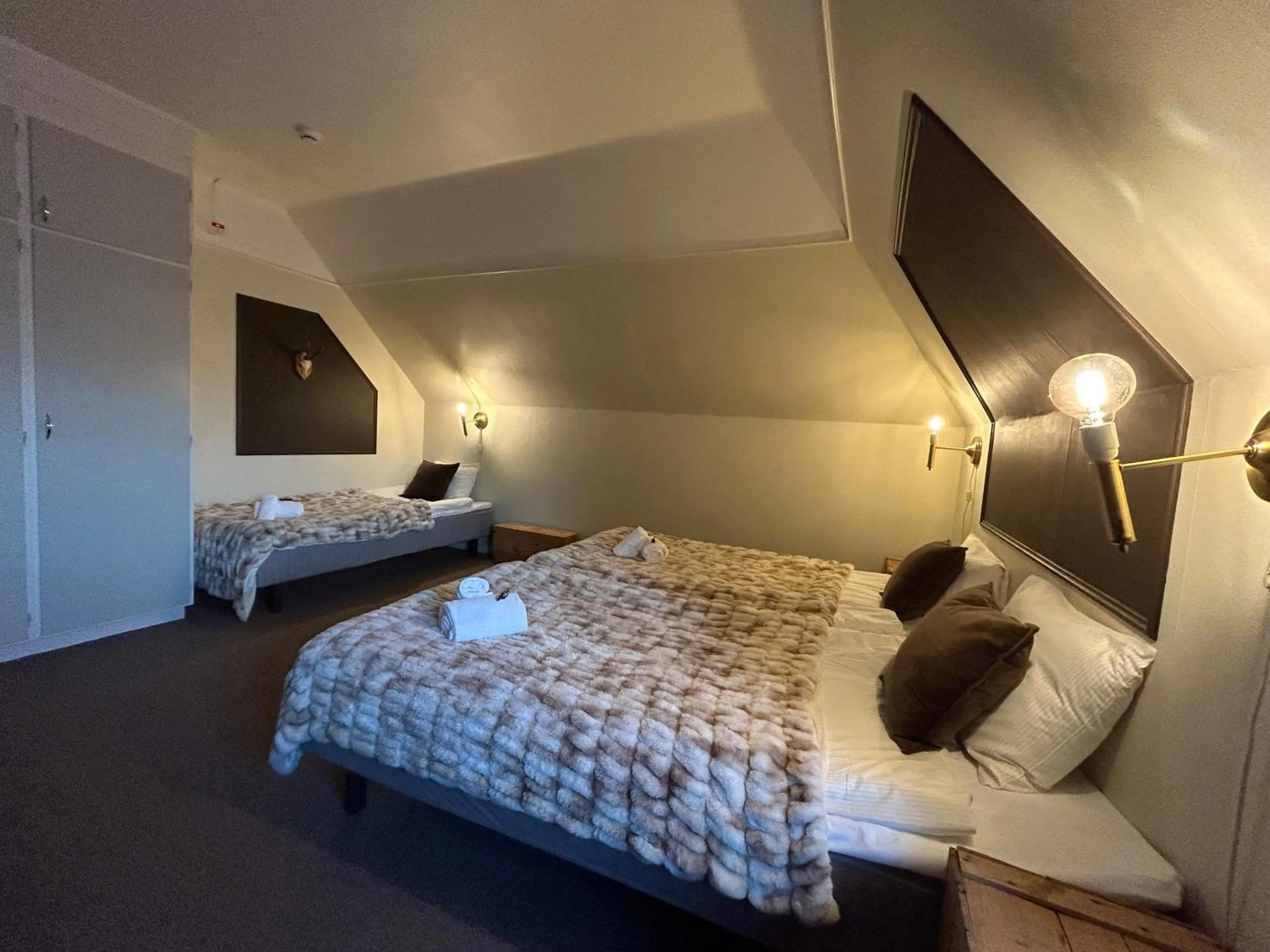 Bed in Kungshaga Hotell