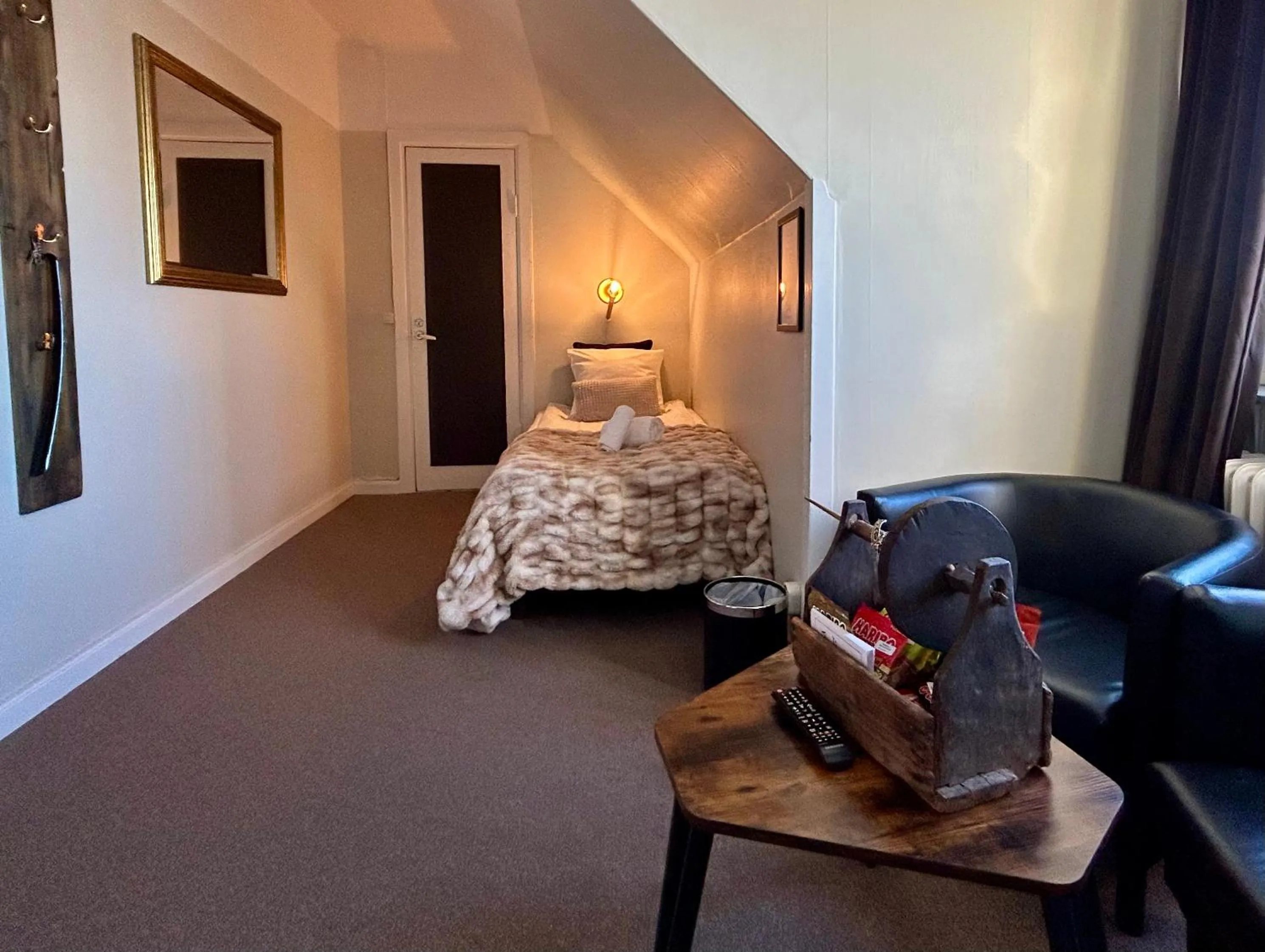 Bed in Kungshaga Hotell