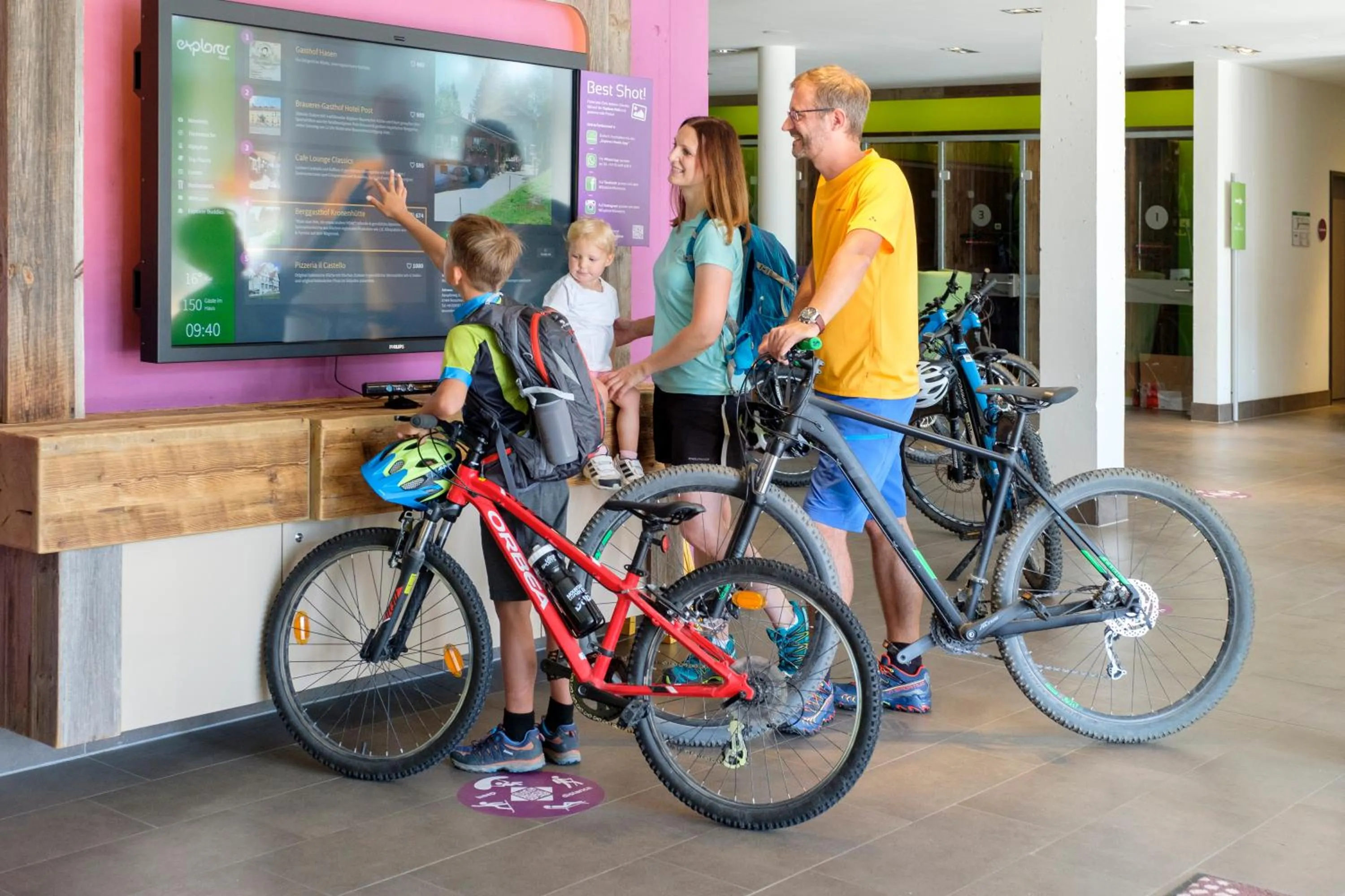 Lounge or bar in Explorer Hotel Montafon