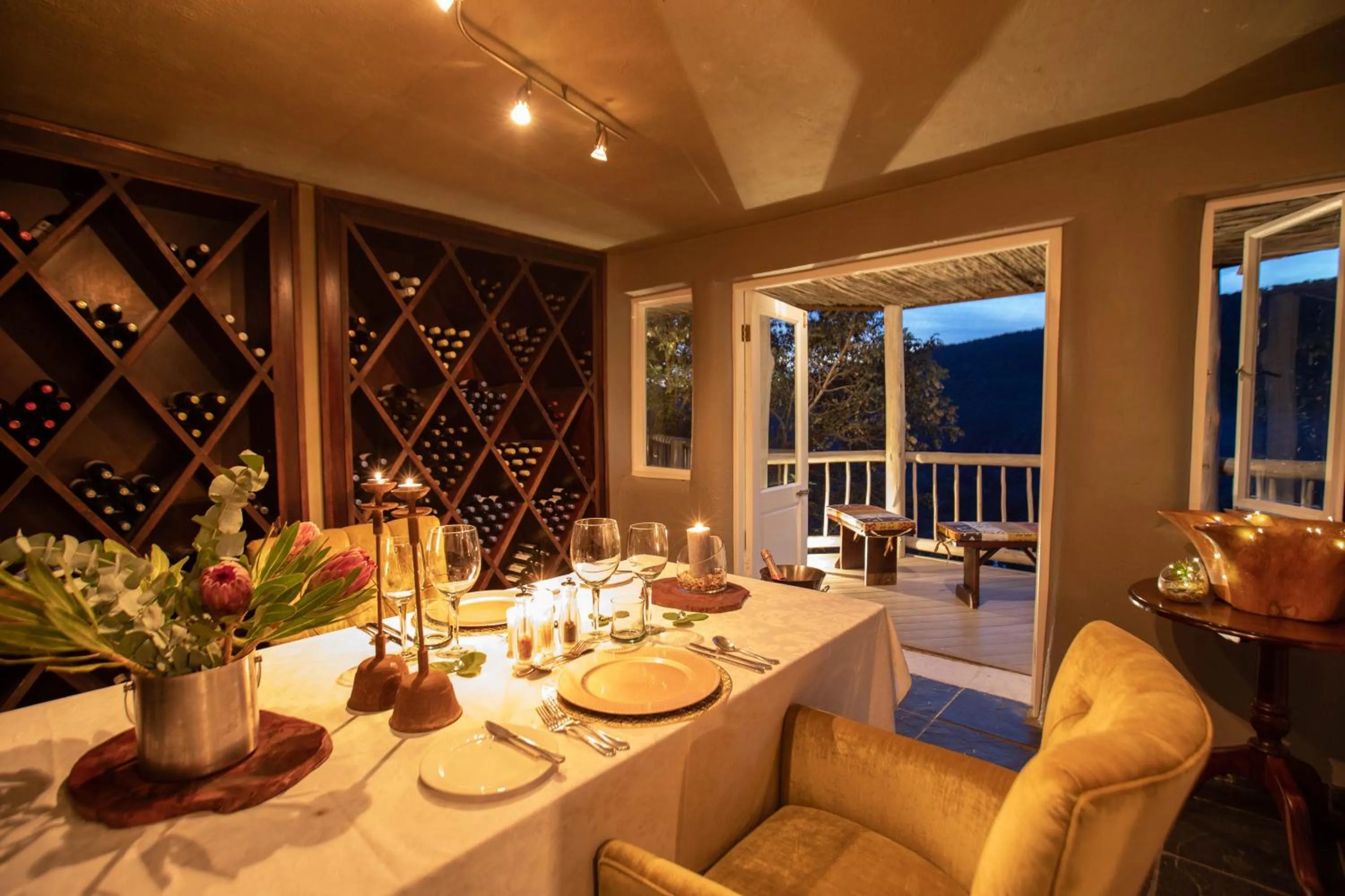 Dinner in Clifftop Exclusive Safari Hideaway