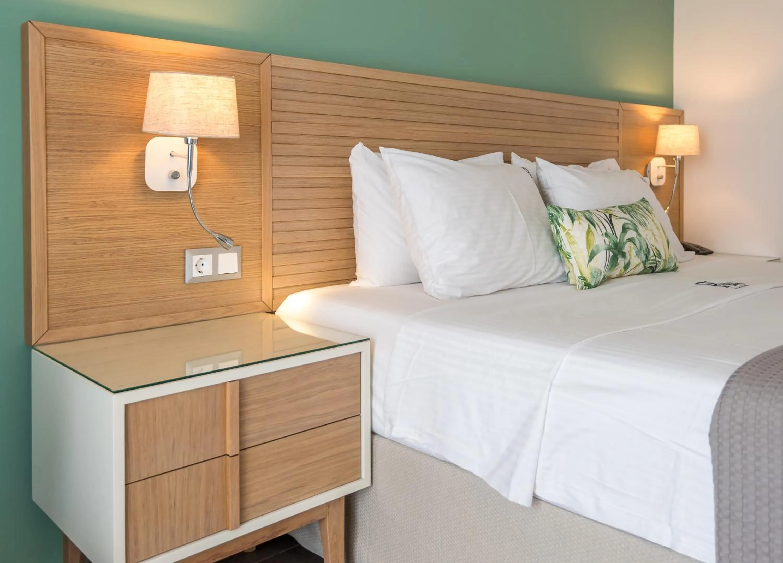 Bed in Palm Beach Hotel - Adults only