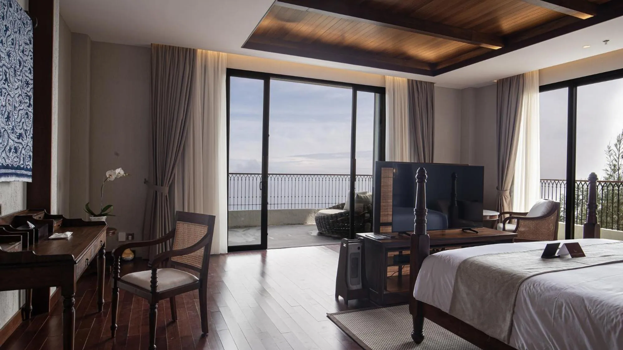 Photo of the whole room, Bed in Plataran Bromo