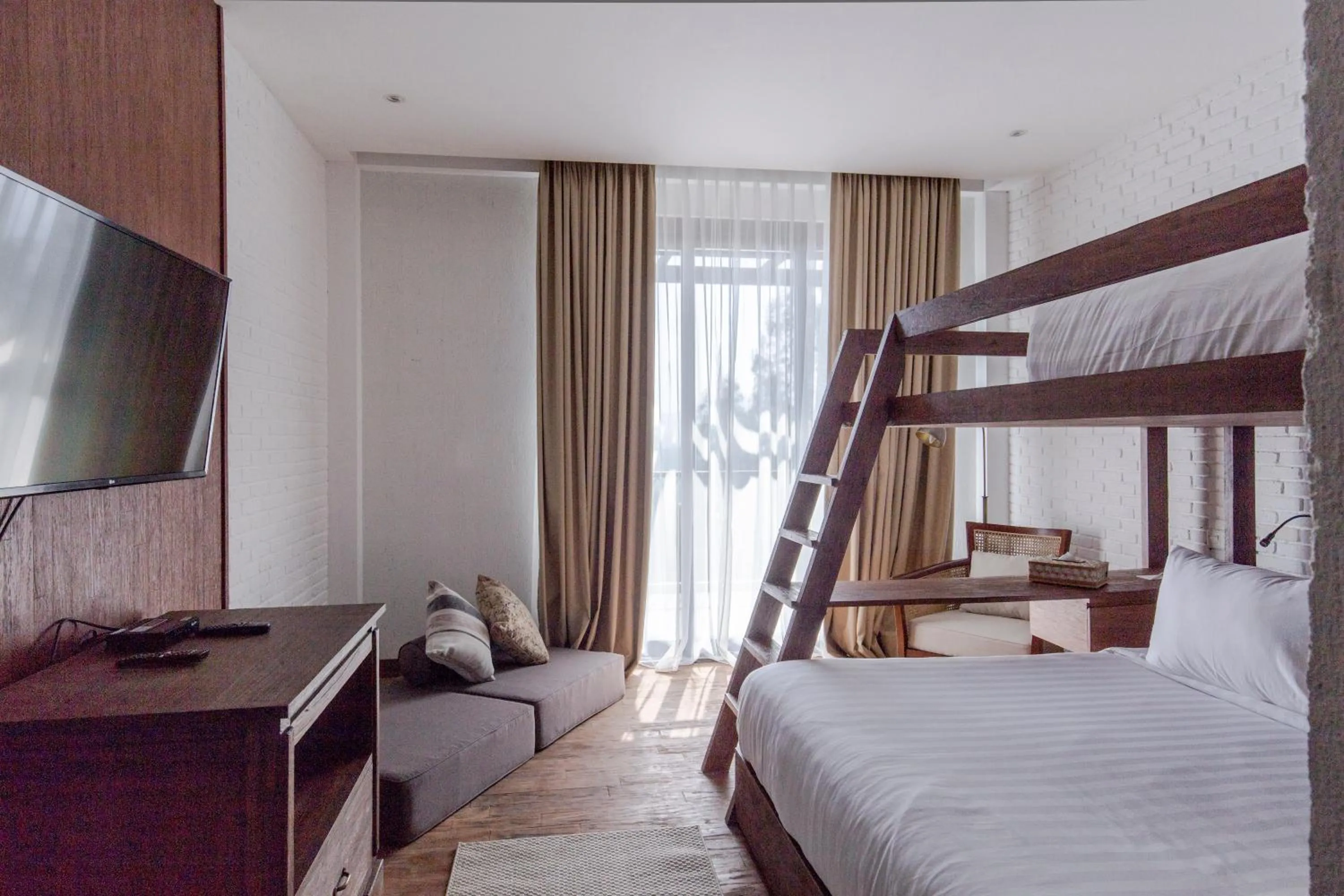 Photo of the whole room, Bed in Plataran Bromo