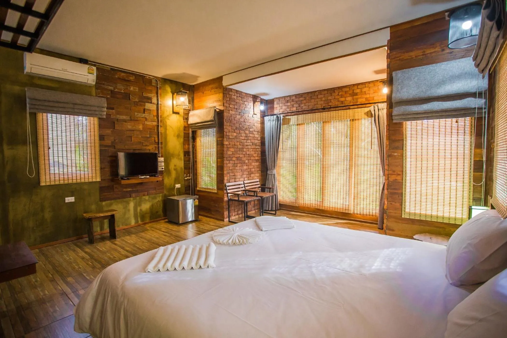 Bedroom, Bed in Palm Pran Resort