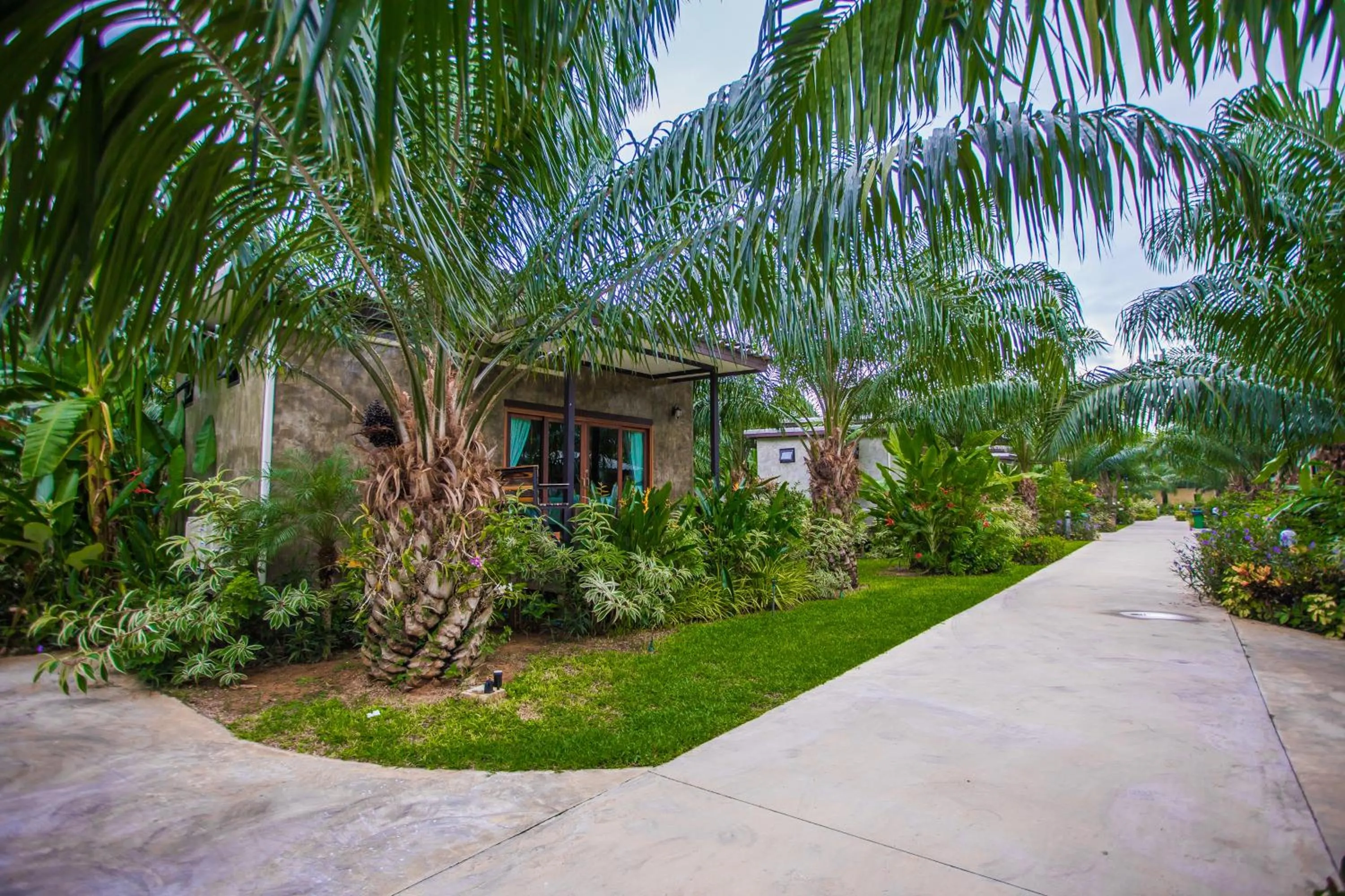 Property building in Palm Pran Resort