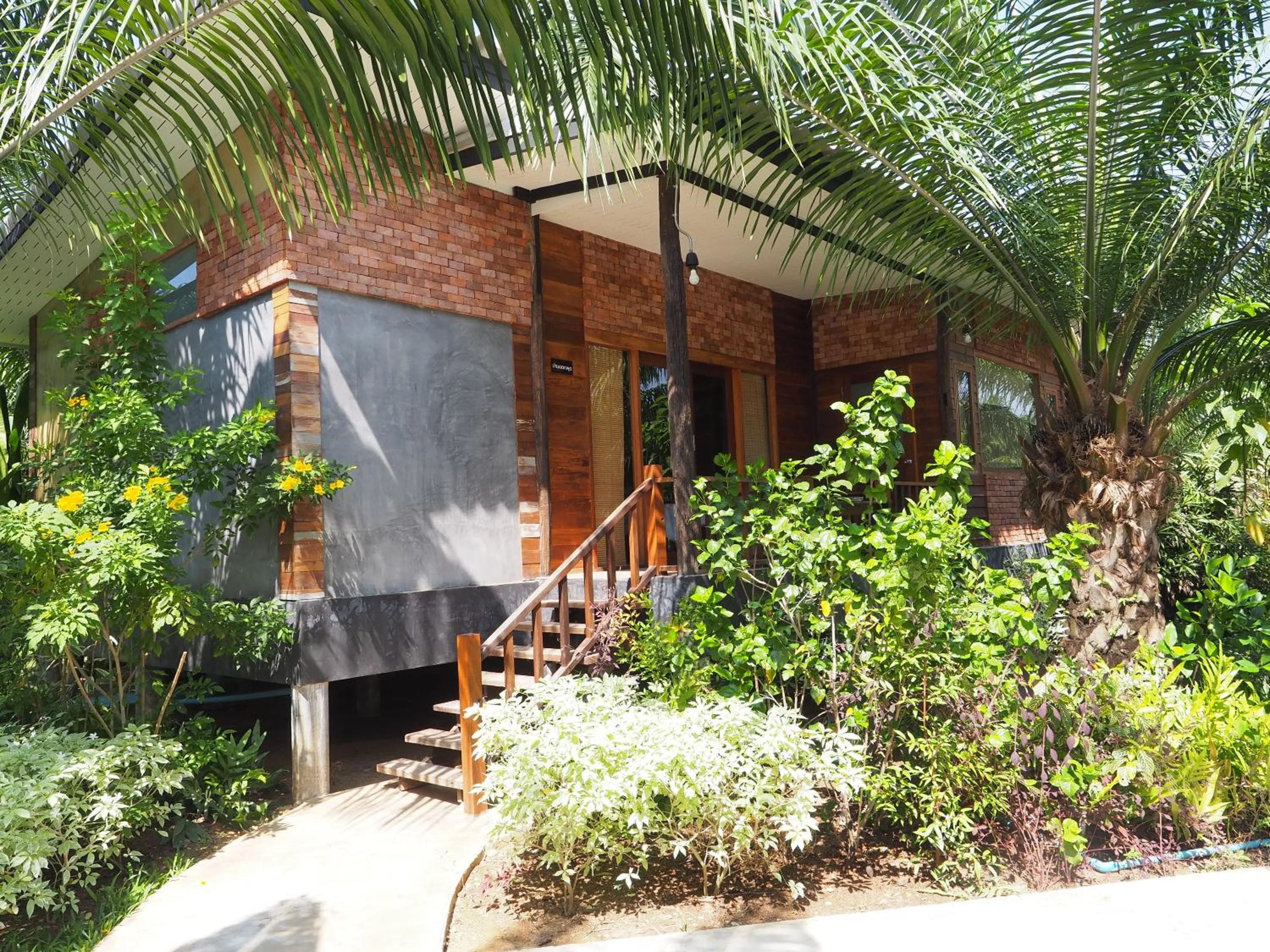 Property building in Palm Pran Resort