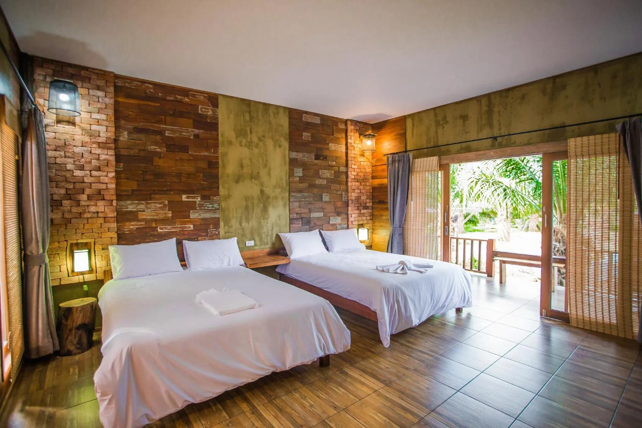 Bedroom, Bed in Palm Pran Resort