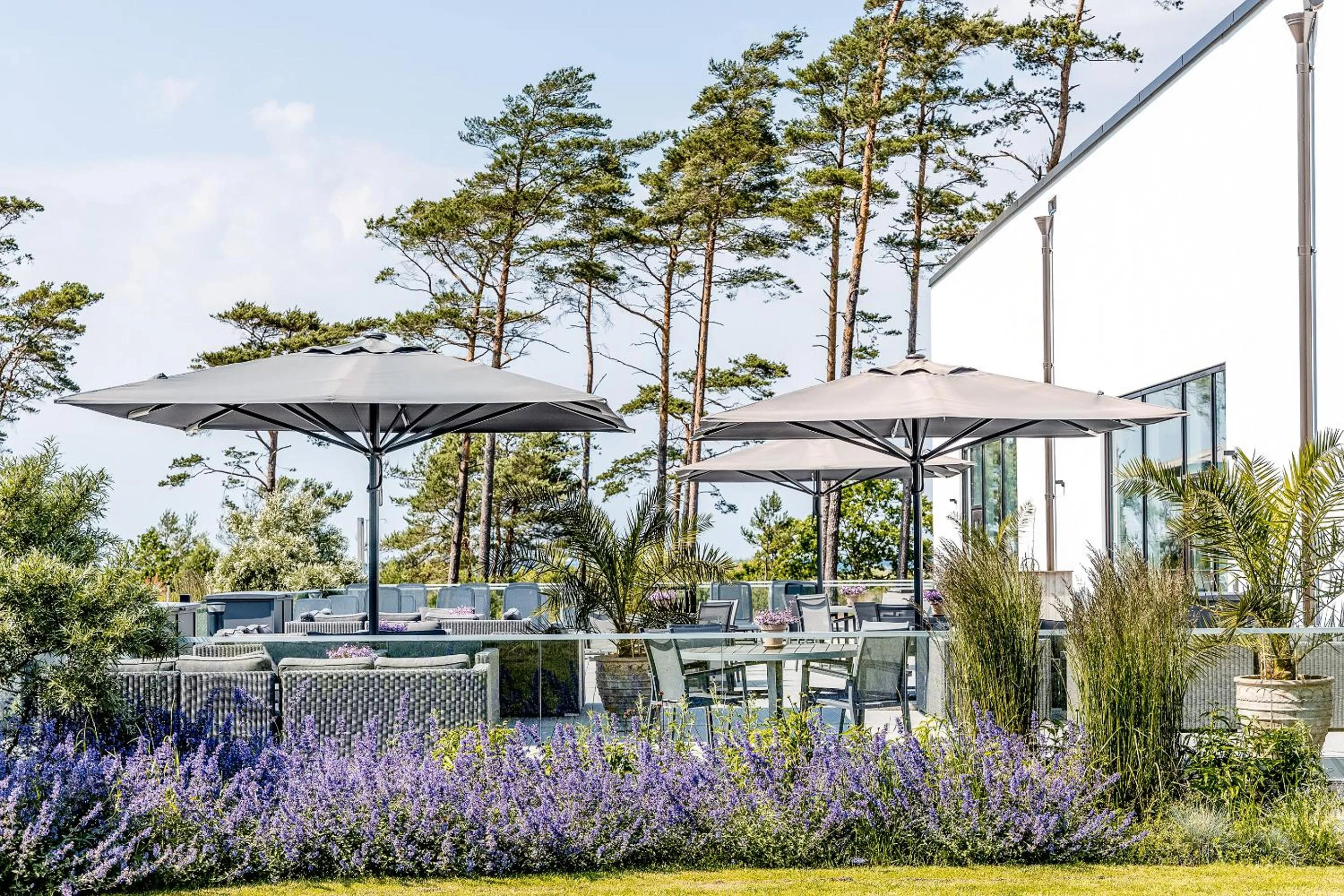 Patio in Hotel Riviera Strand