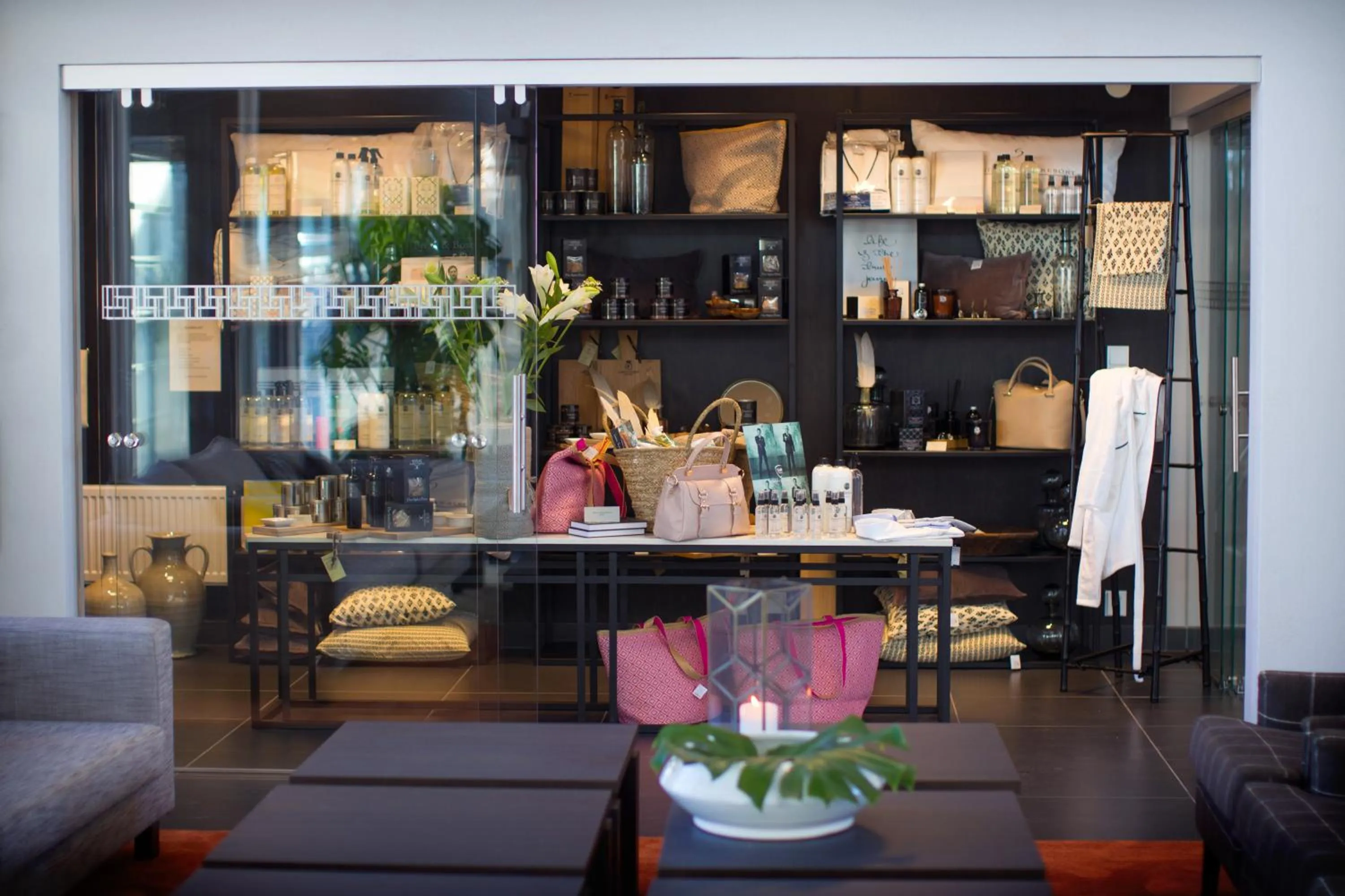 On-site shops in Hotel Riviera Strand