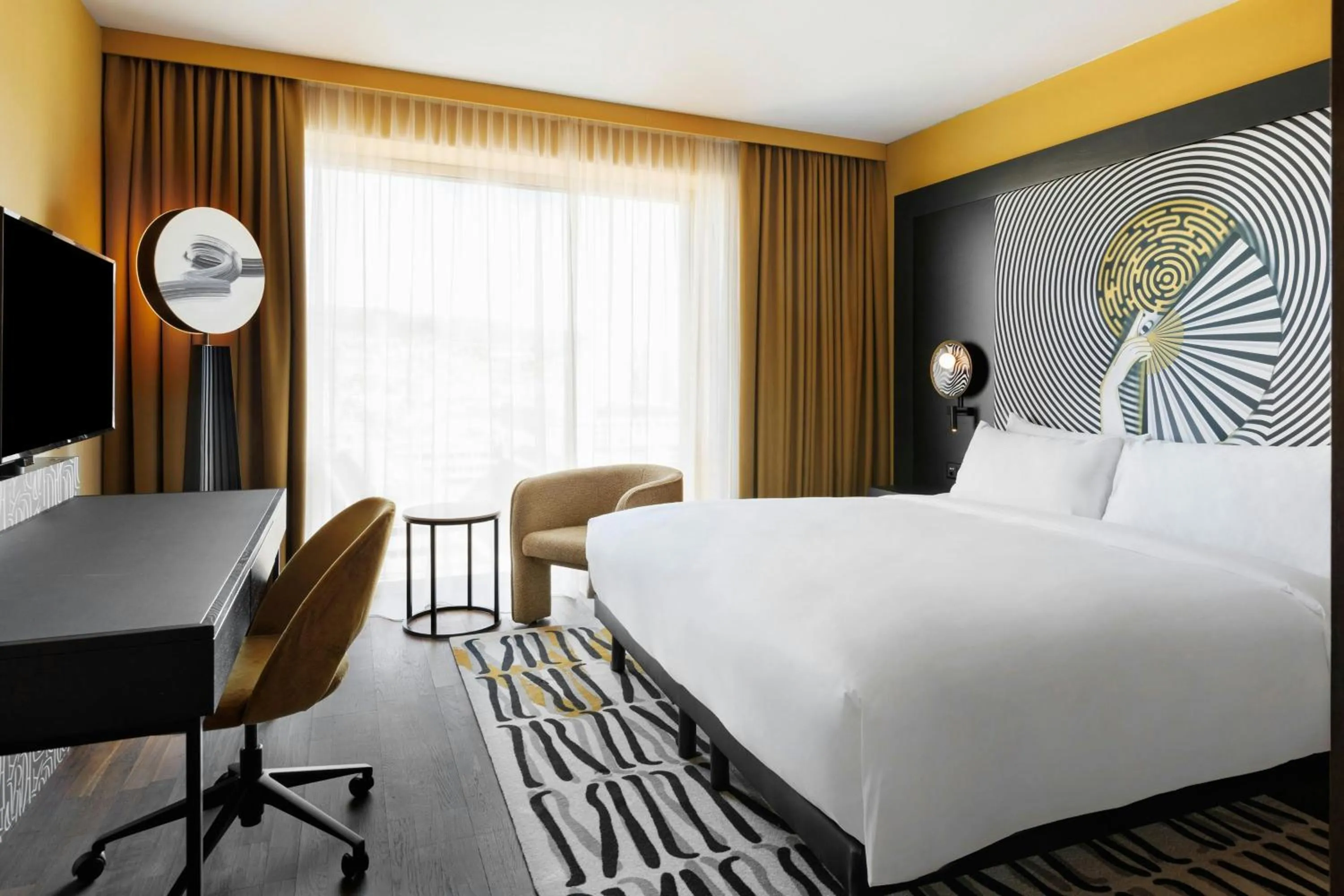 Photo of the whole room, Bed in Renaissance Zurich Tower Hotel