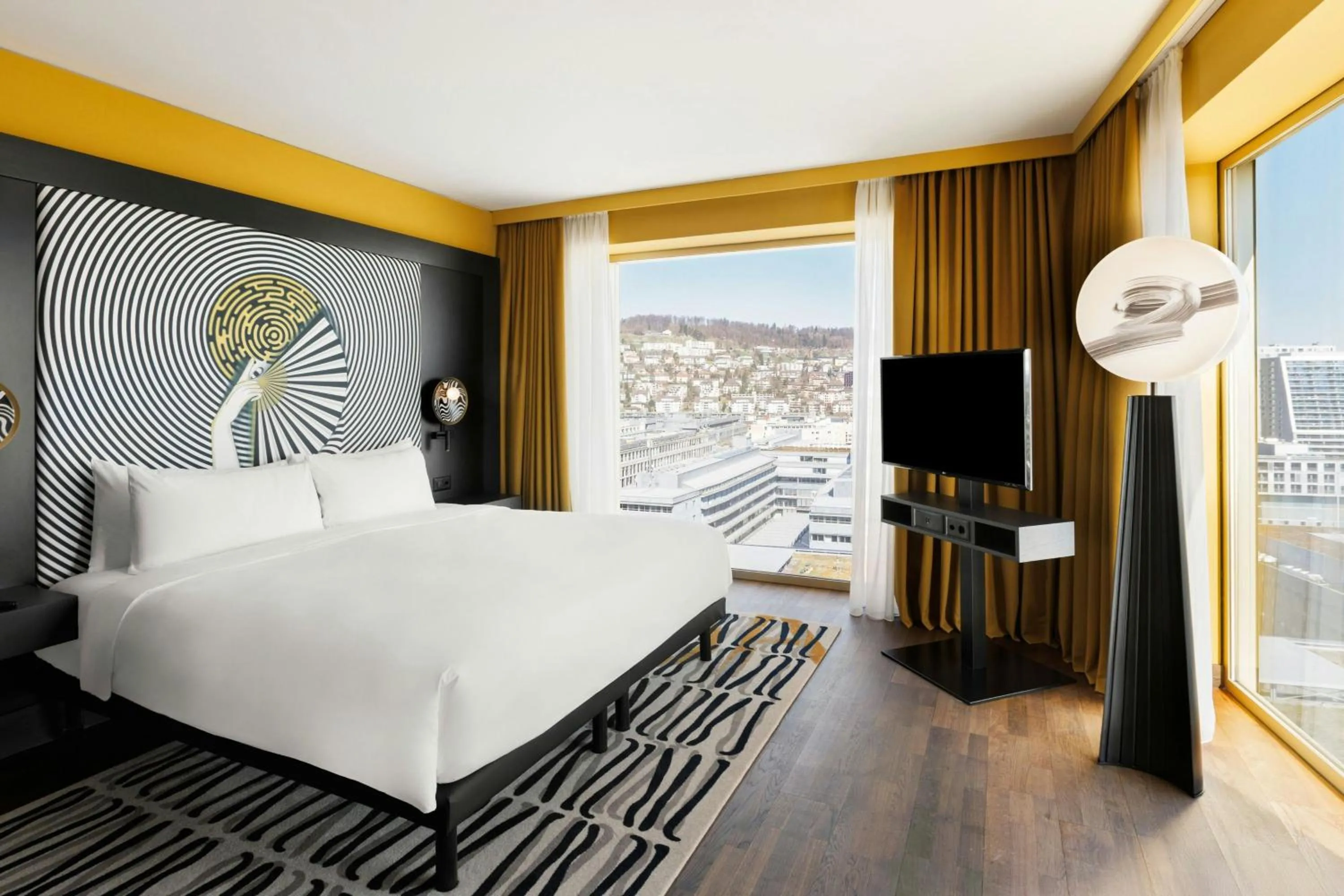 Photo of the whole room, Bed in Renaissance Zurich Tower Hotel