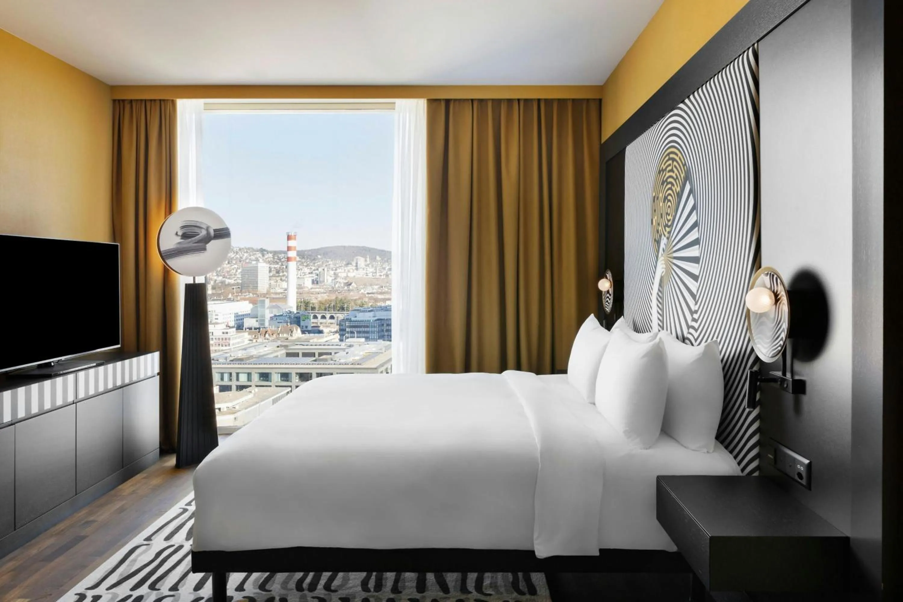 Bedroom, Bed in Renaissance Zurich Tower Hotel