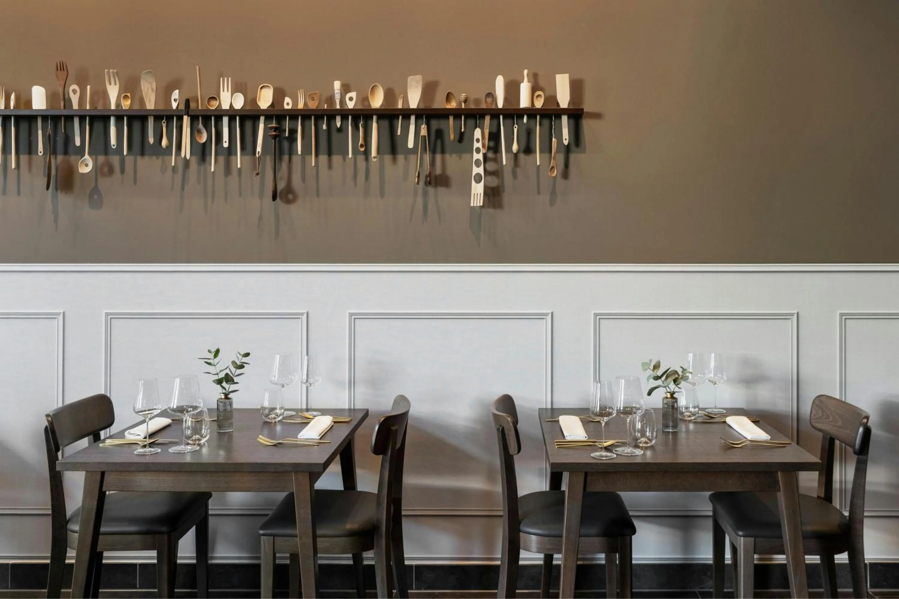 Restaurant/places to eat in Renaissance Zurich Tower Hotel