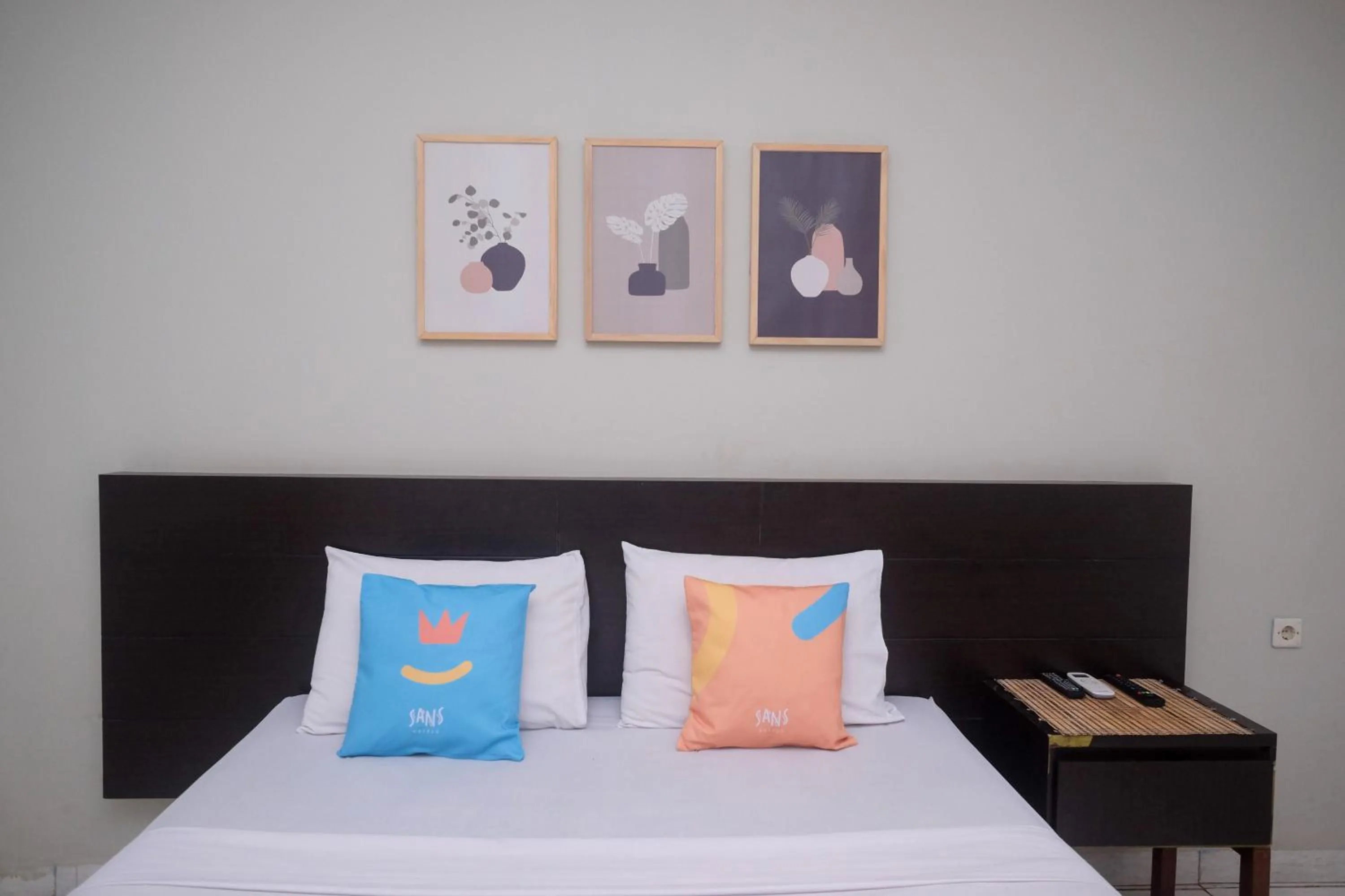 Bedroom, Bed in Sans Hotel Prime Cailendra Yogyakarta by RedDoorz