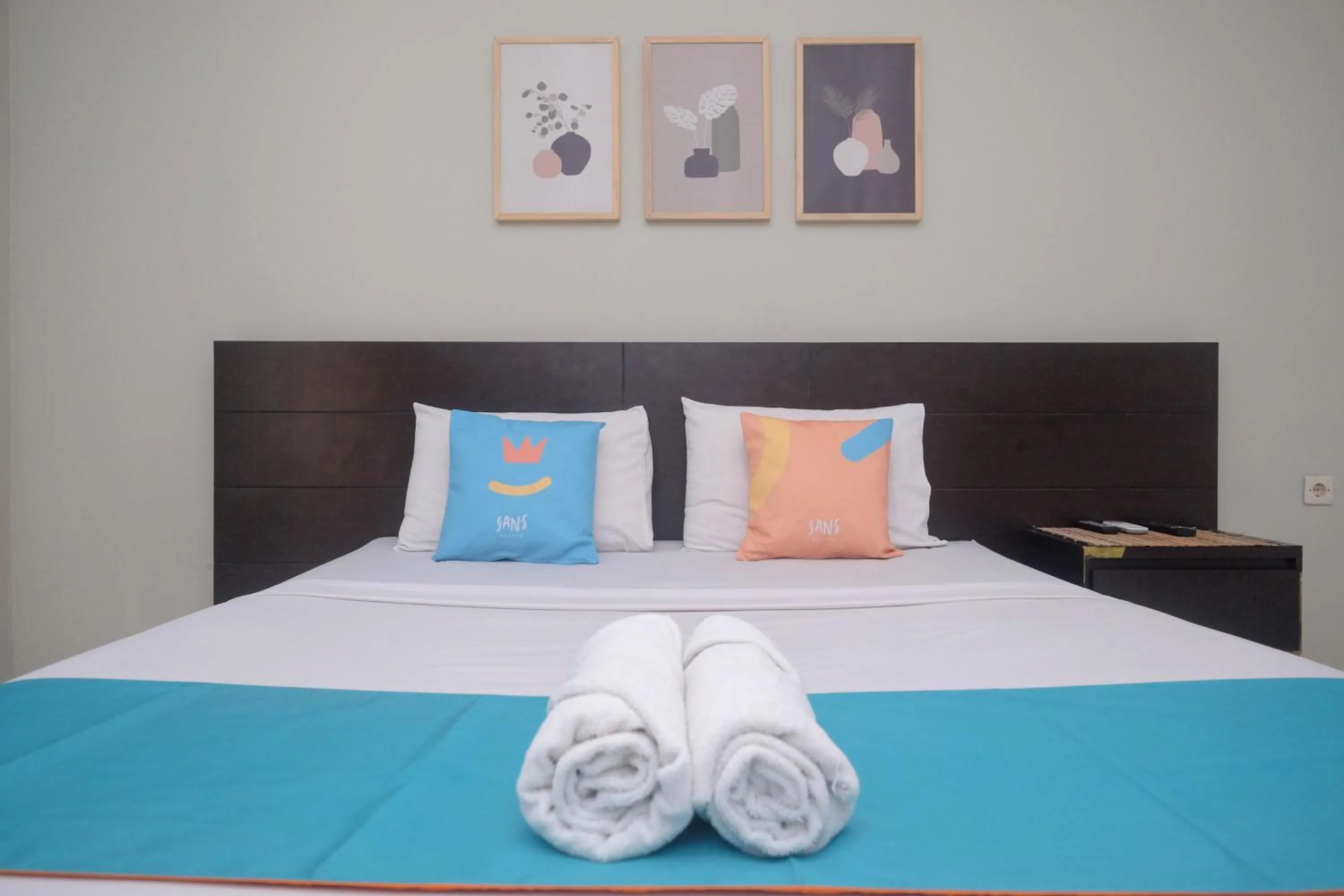 Bedroom, Bed in Sans Hotel Prime Cailendra Yogyakarta by RedDoorz