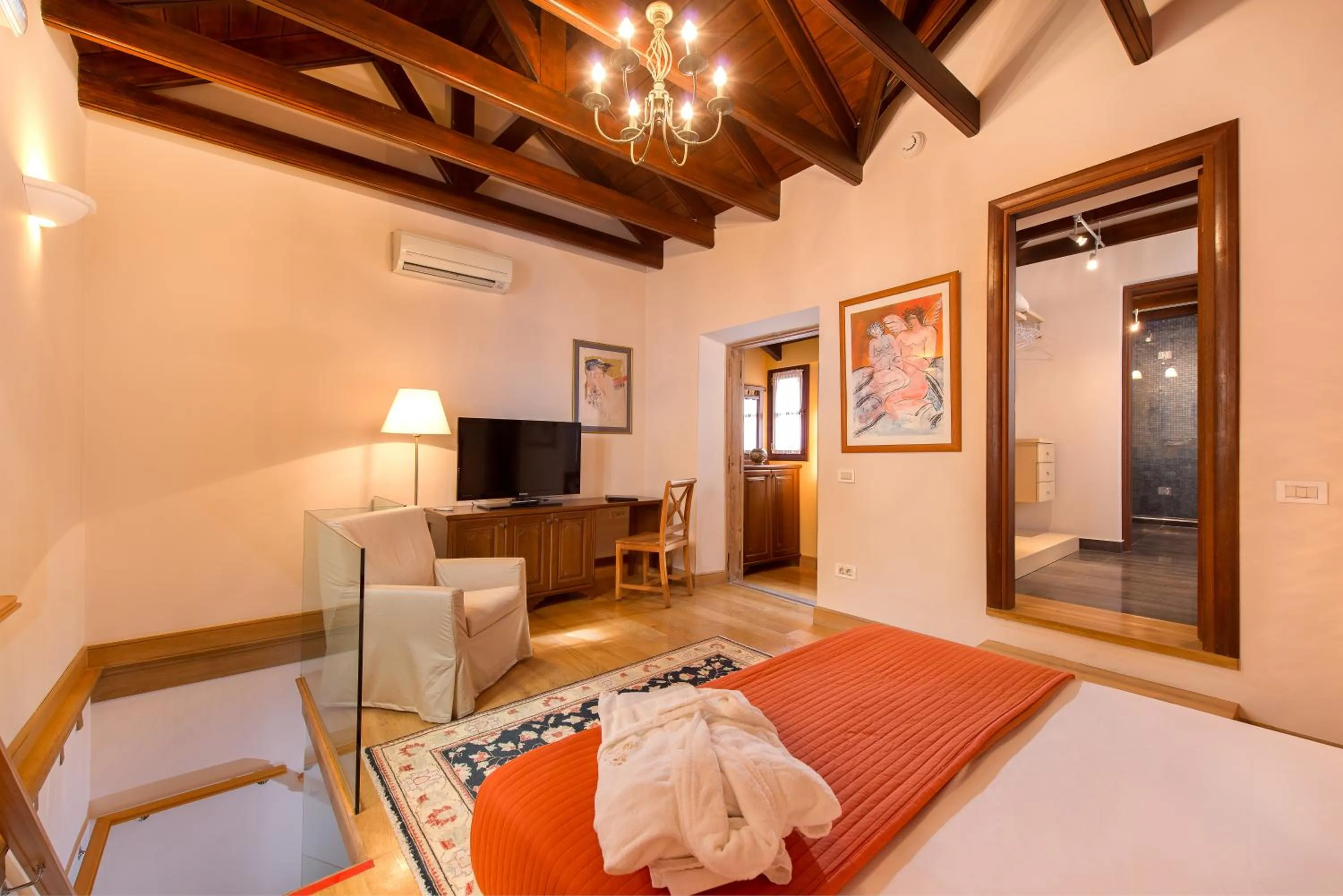 Shower, Bed in Rodos Niohori Elite Suites Boutique Hotel