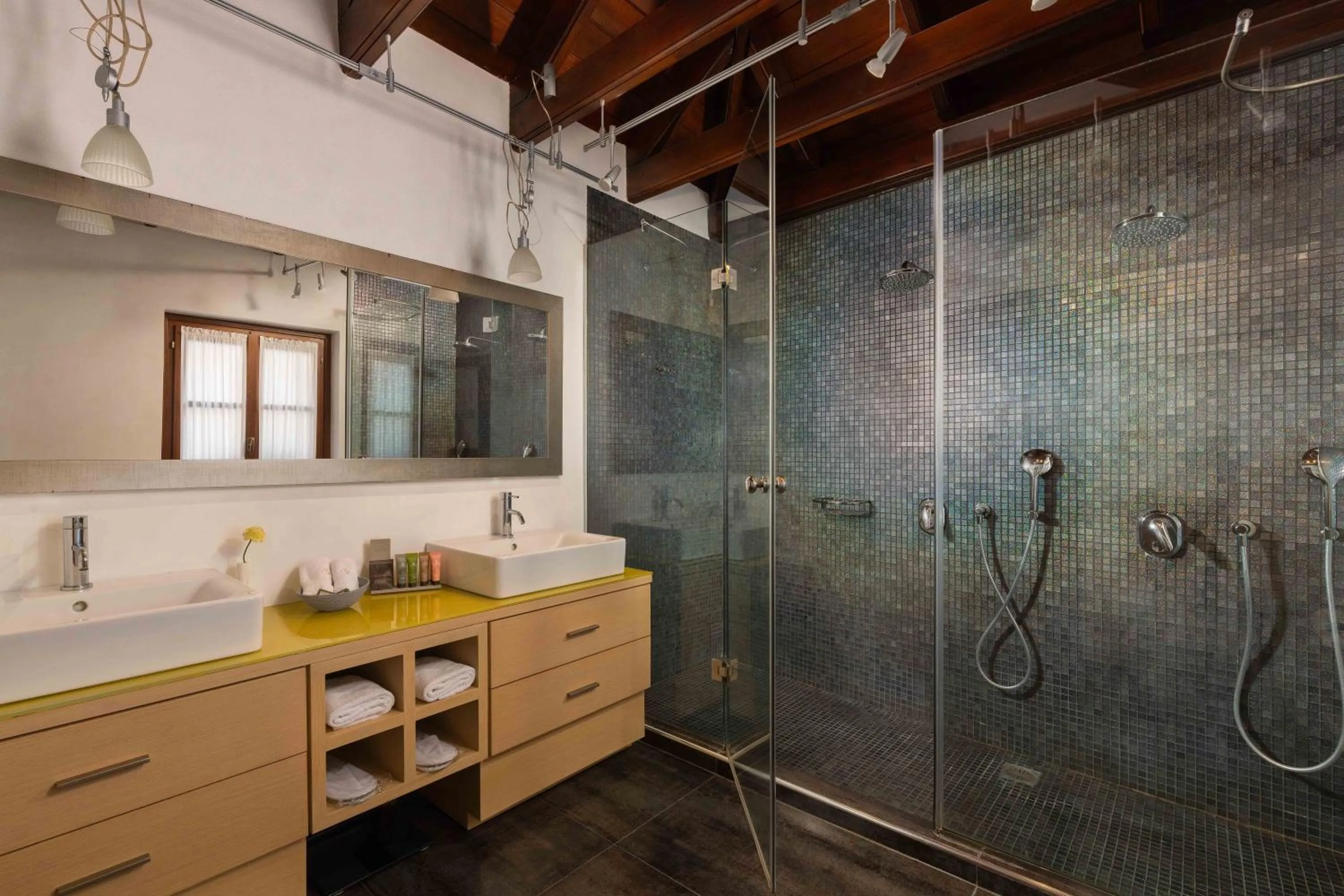 Shower in Rodos Niohori Elite Suites Boutique Hotel