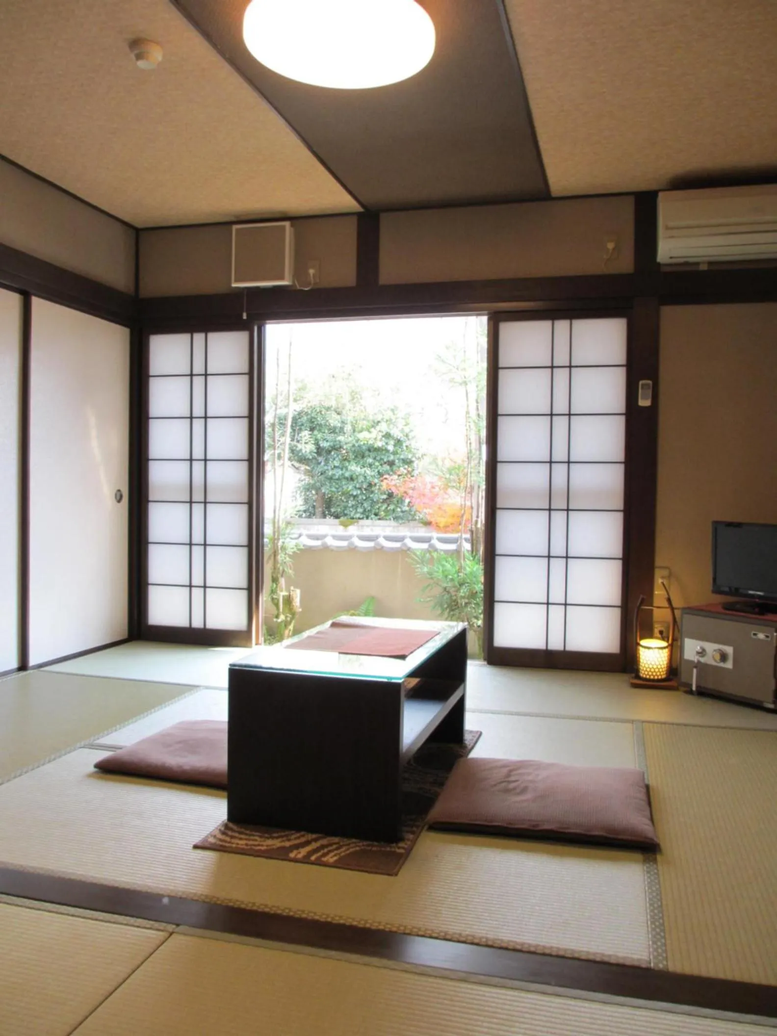 Photo of the whole room in Ryoso Chatani