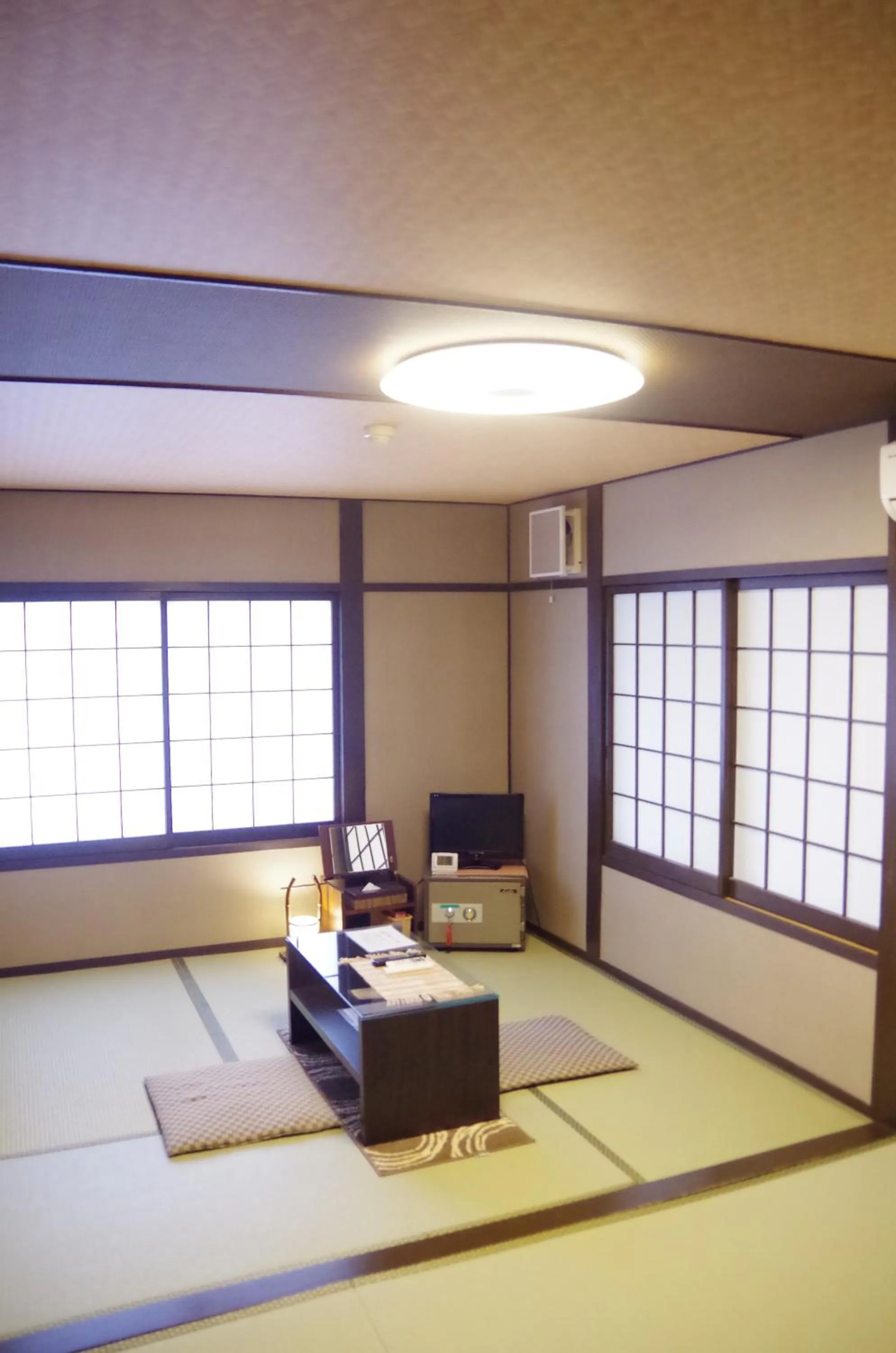 children in Ryoso Chatani