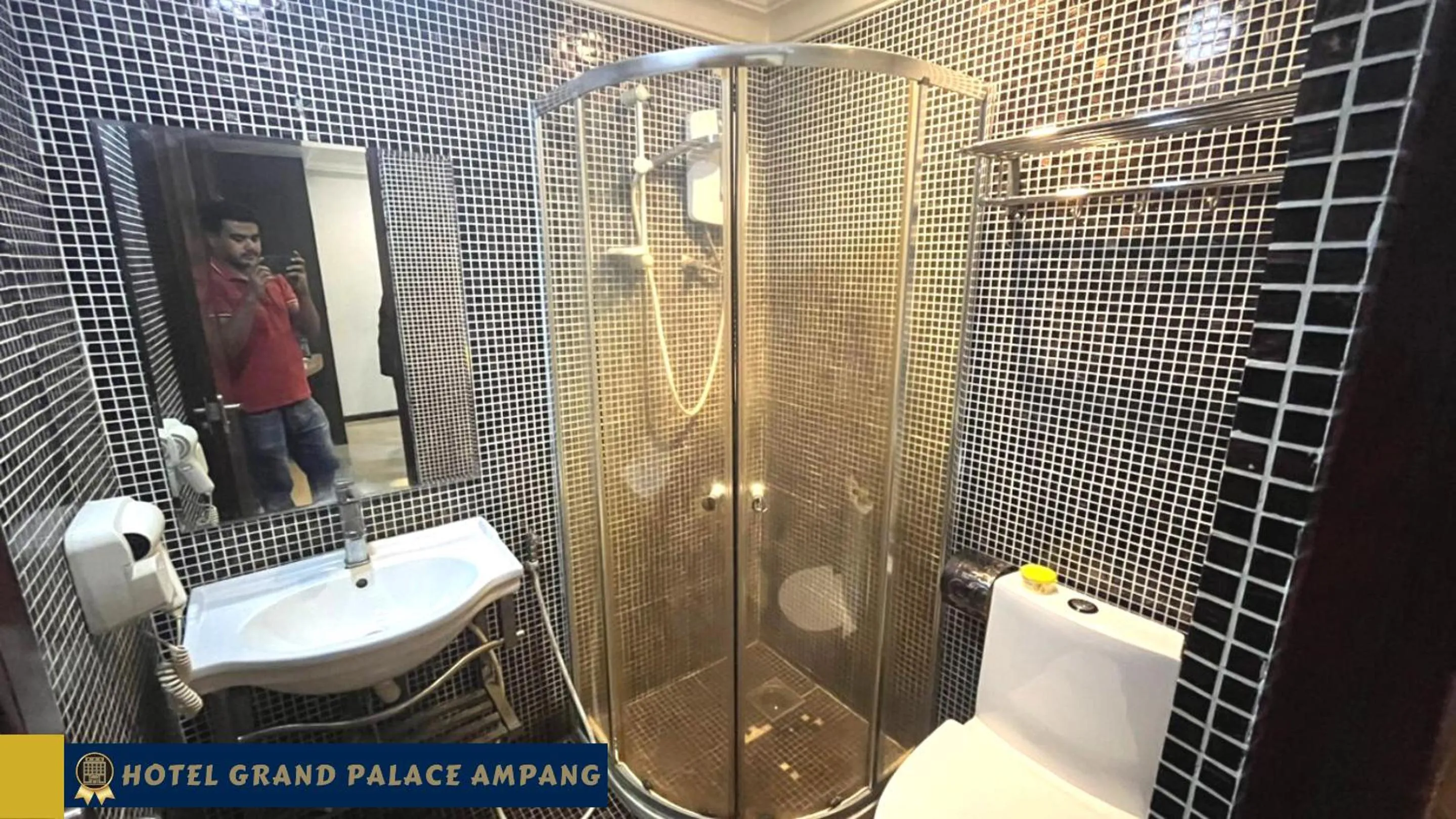 Shower in Hotel Grand Palace Ampang