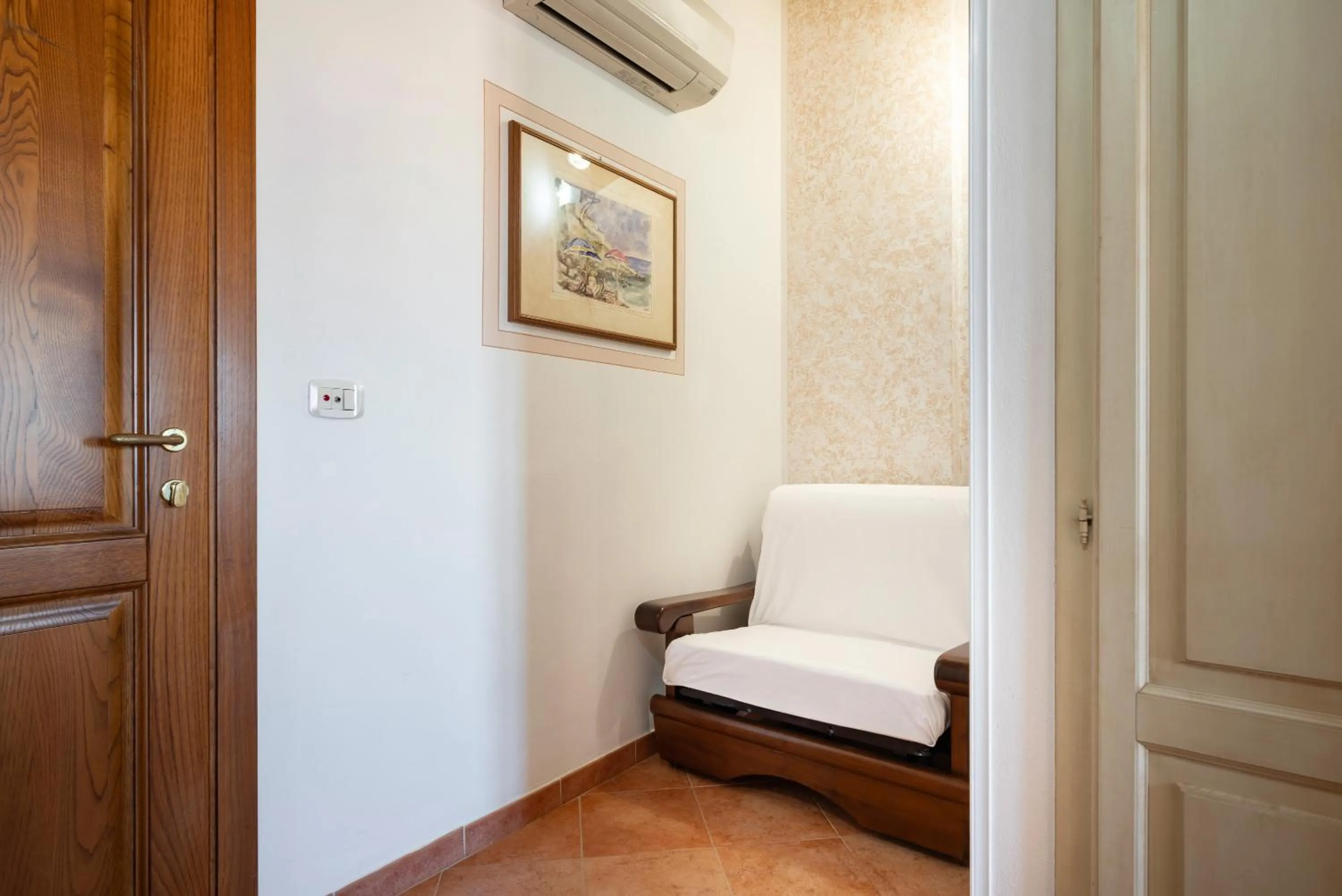 air conditioner in Lola Piccolo Hotel e Appartamenti