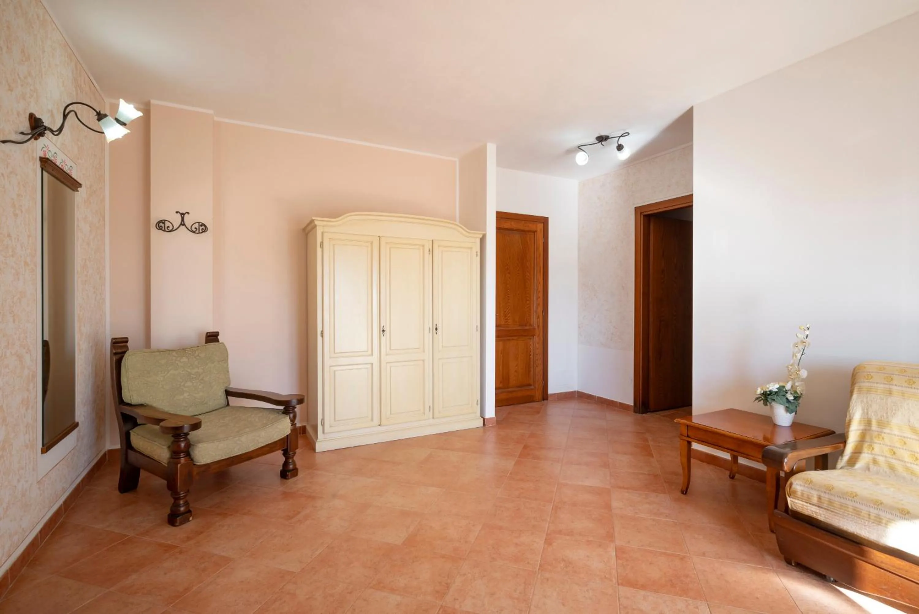 wardrobe in Lola Piccolo Hotel e Appartamenti