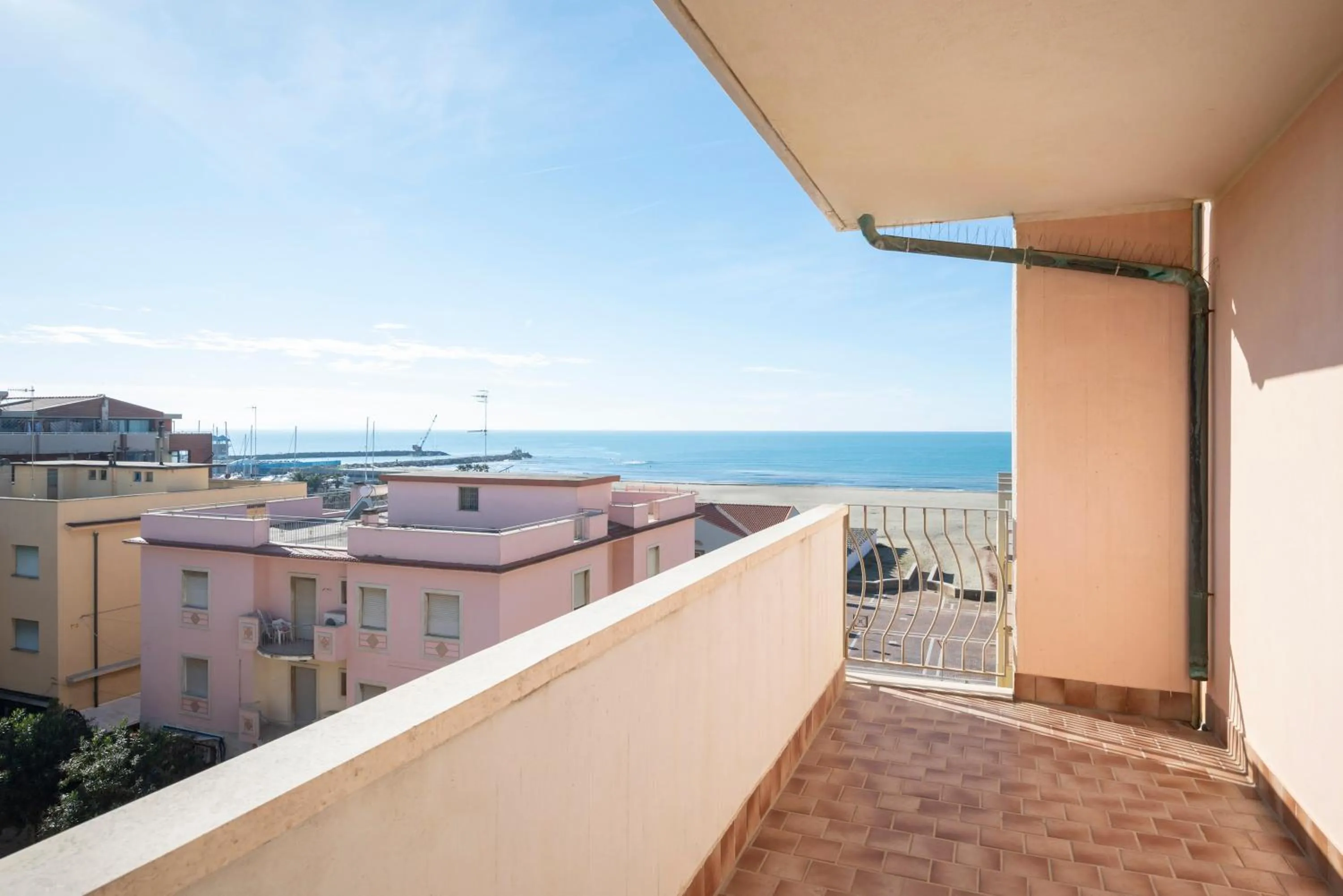 Sea view in Lola Piccolo Hotel e Appartamenti