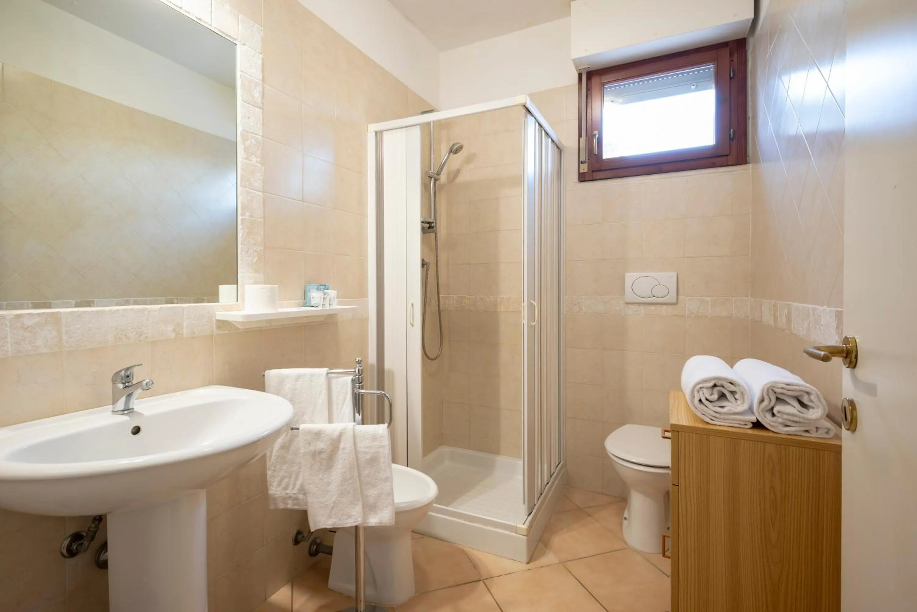 Bathroom in Lola Piccolo Hotel e Appartamenti