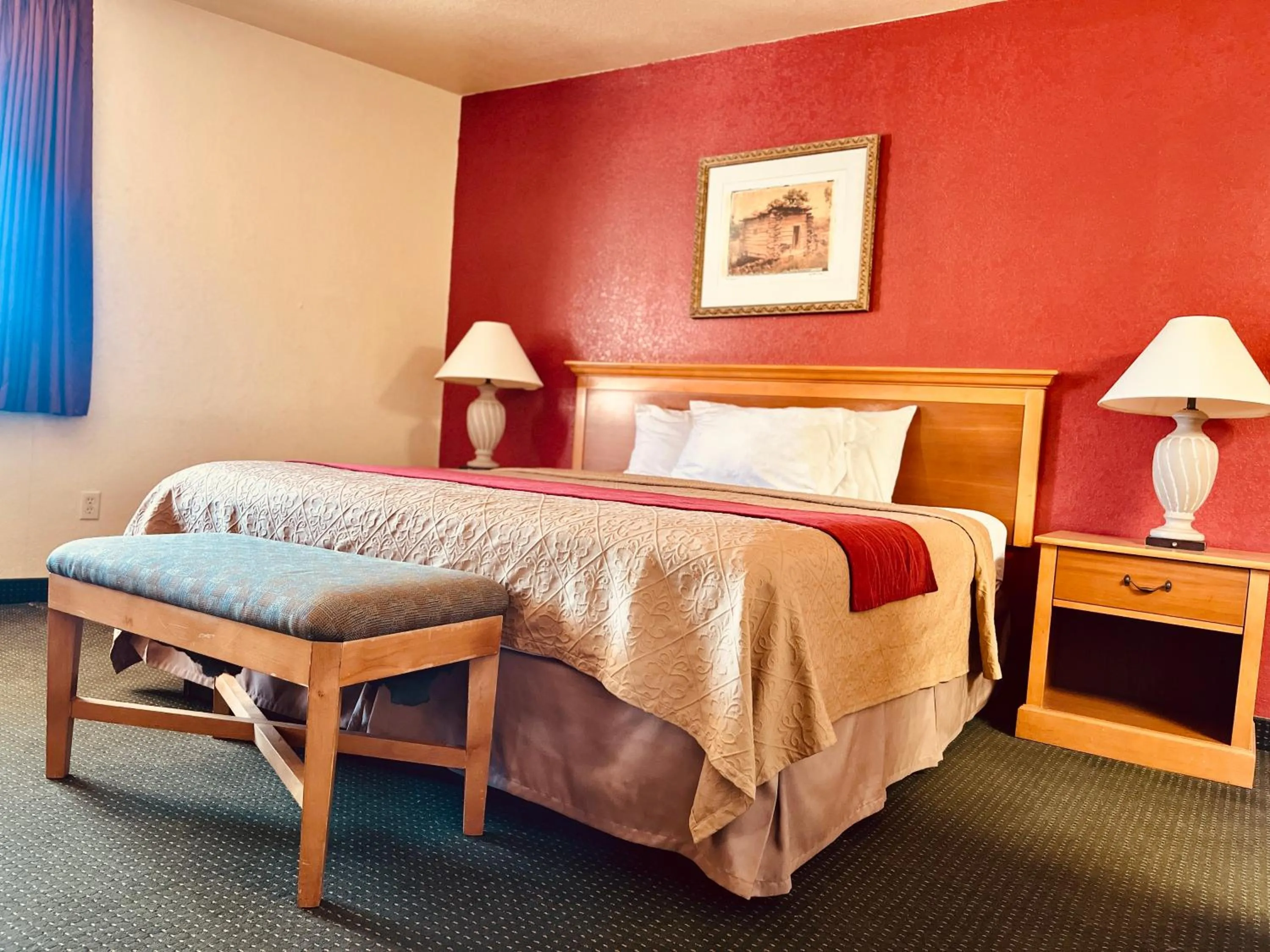 Bed in Econo Lodge Del Rio