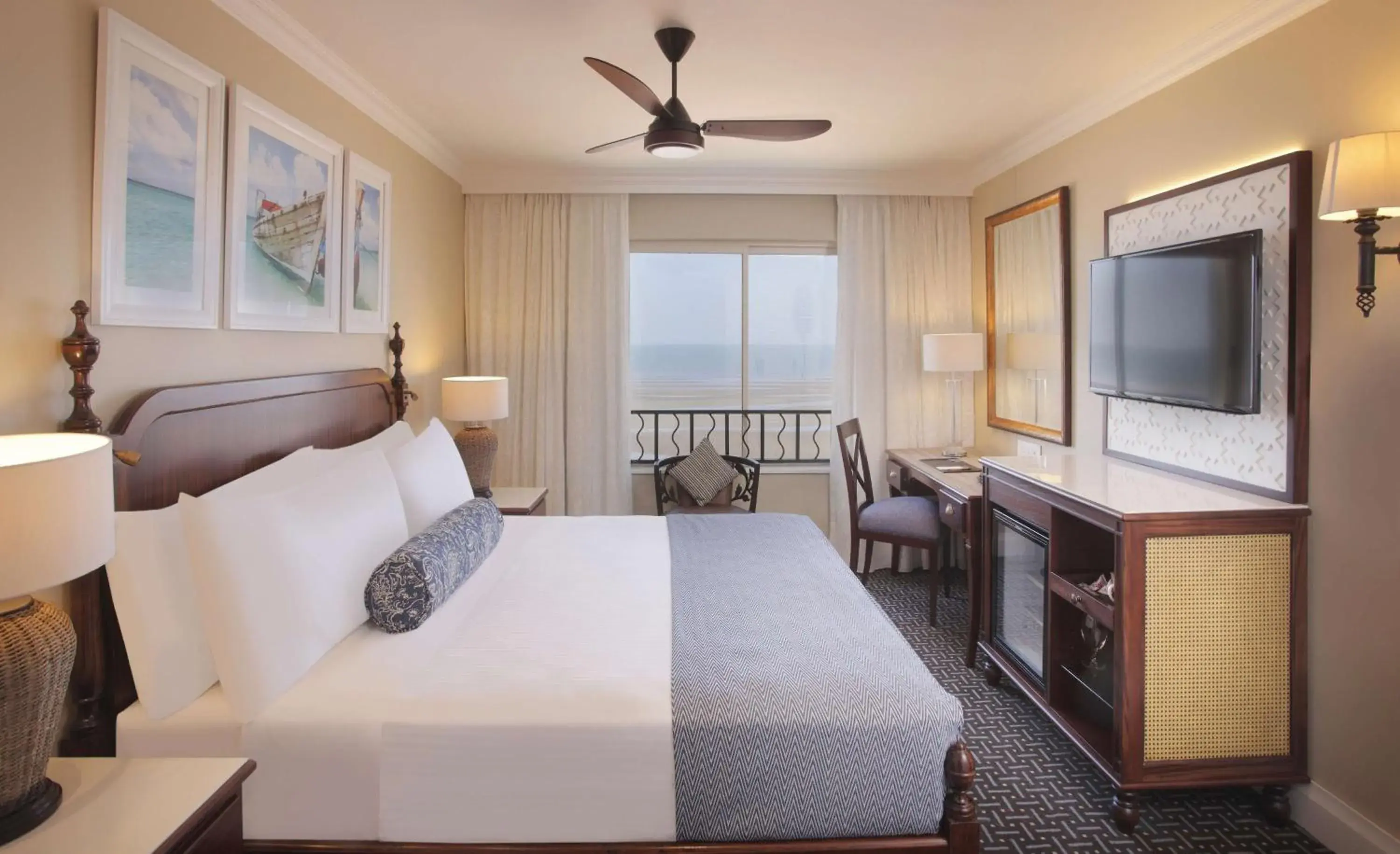 Suite Room 1 King Bed Non Smoking - single occupancy in Southern Sun Maputo Suite Room 1 King Bed Non Smoking - single occupancy in Southern Sun Maputo