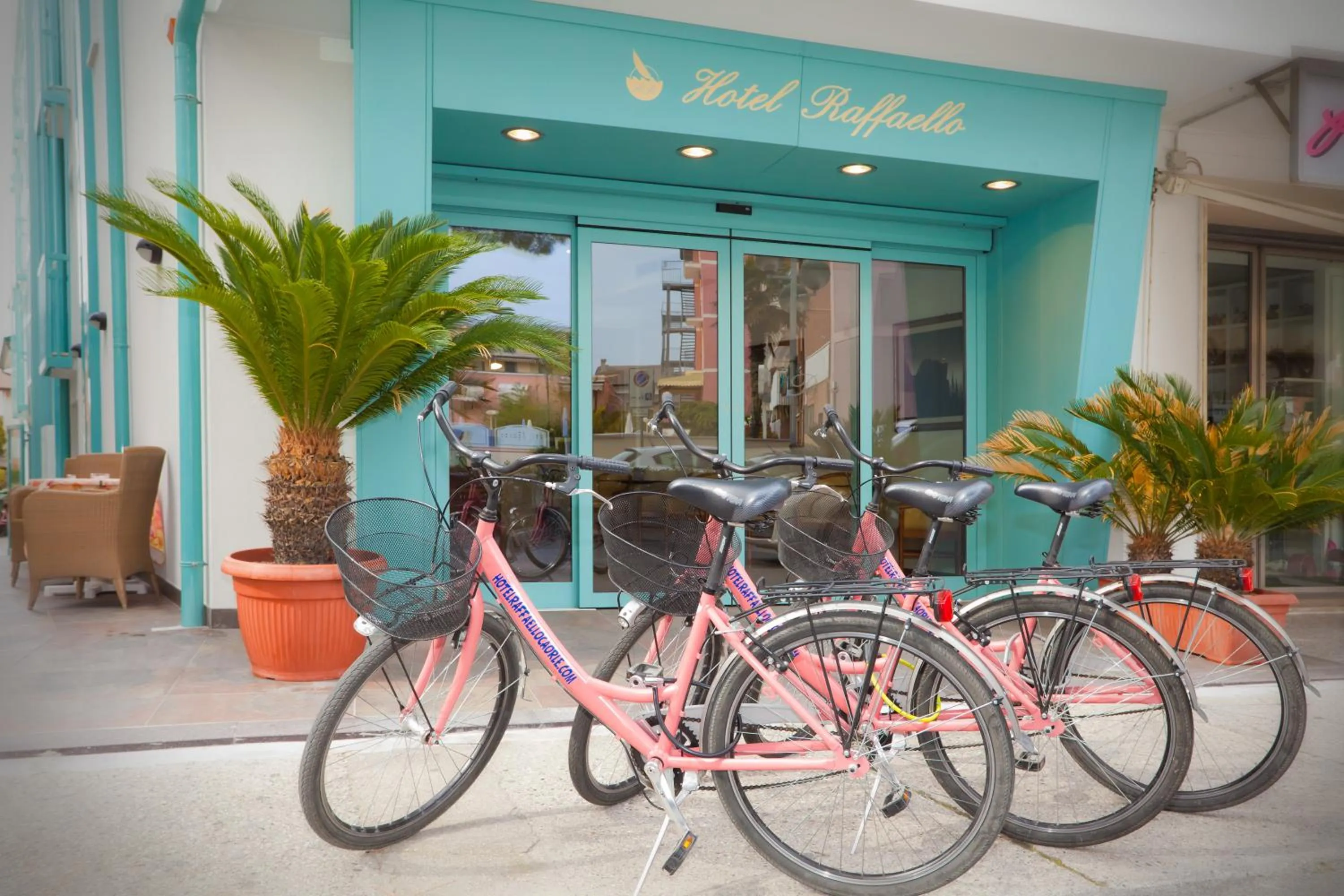 Facade/entrance in Hotel Raffaello