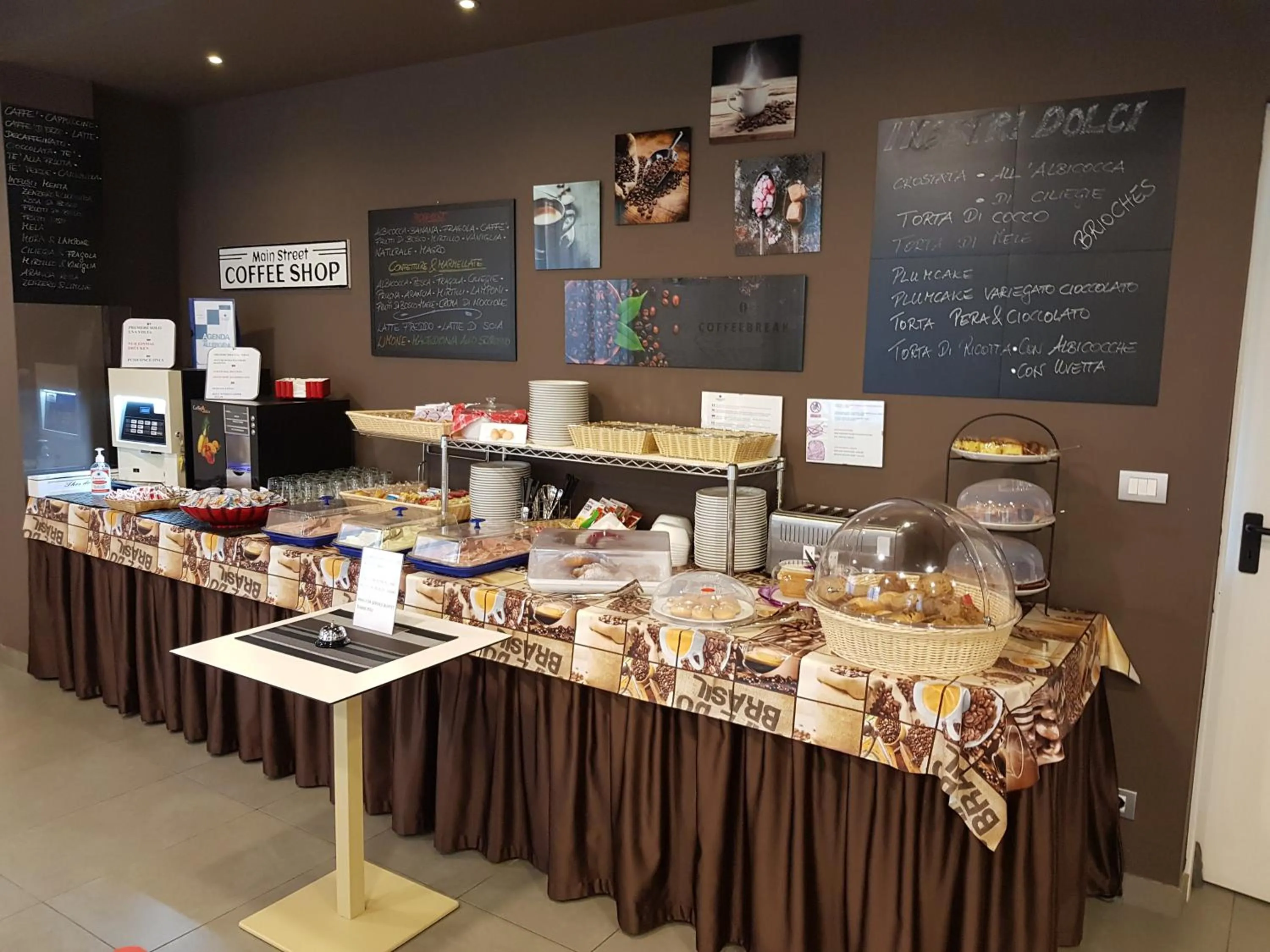 Restaurant/places to eat in Hotel Raffaello