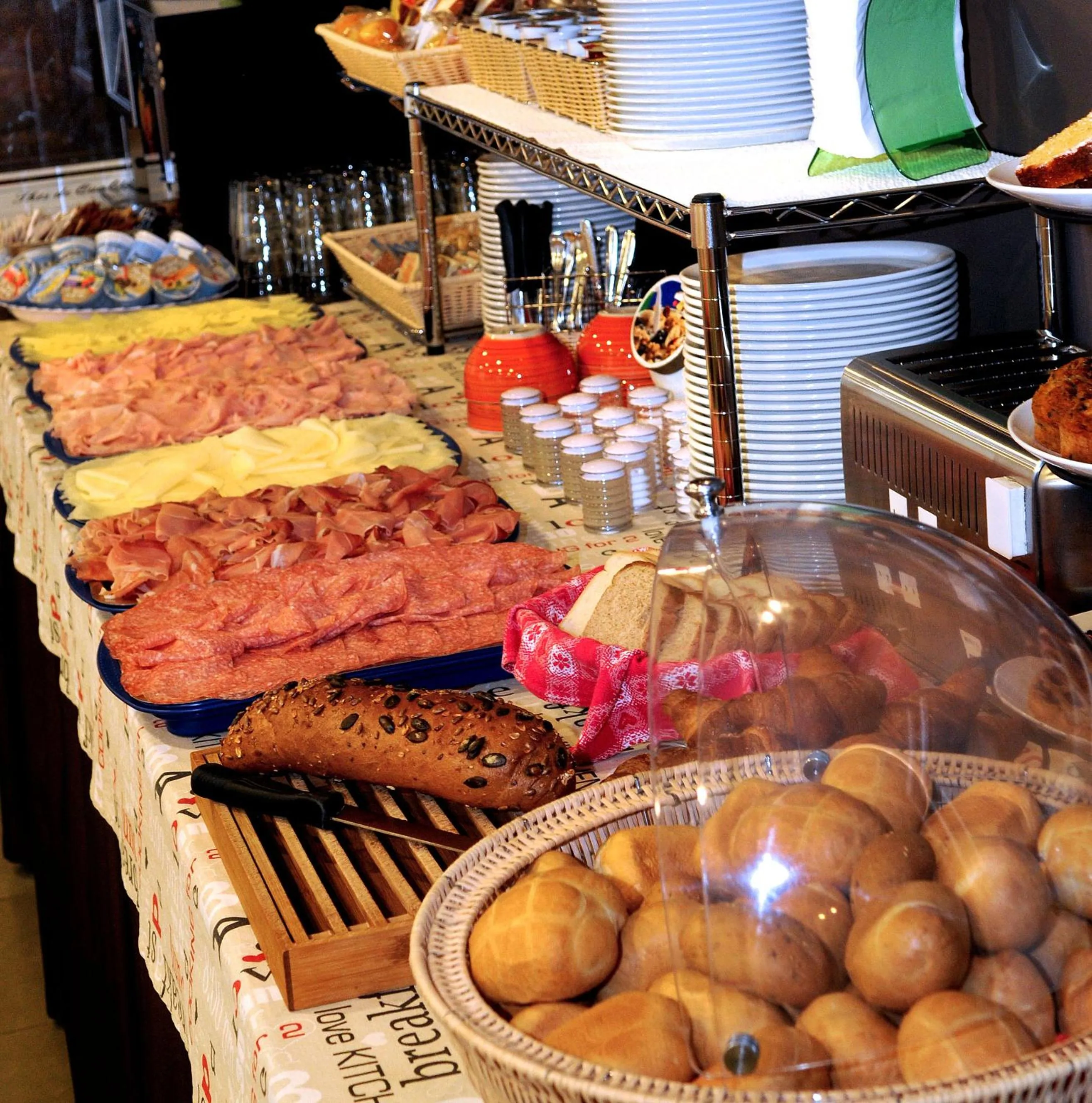 Buffet breakfast in Hotel Raffaello