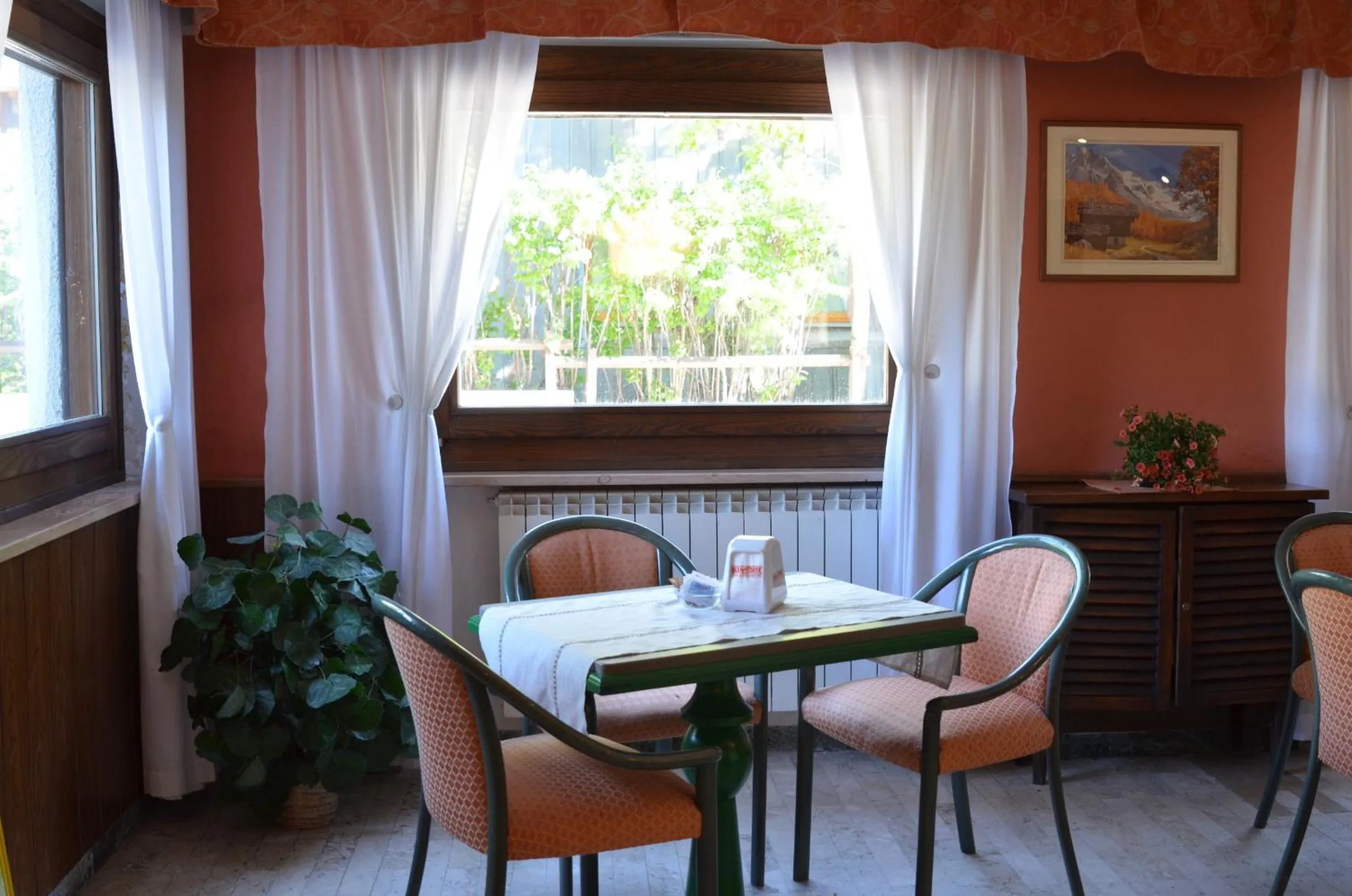 Restaurant/places to eat in Hotel Rosa Serenella