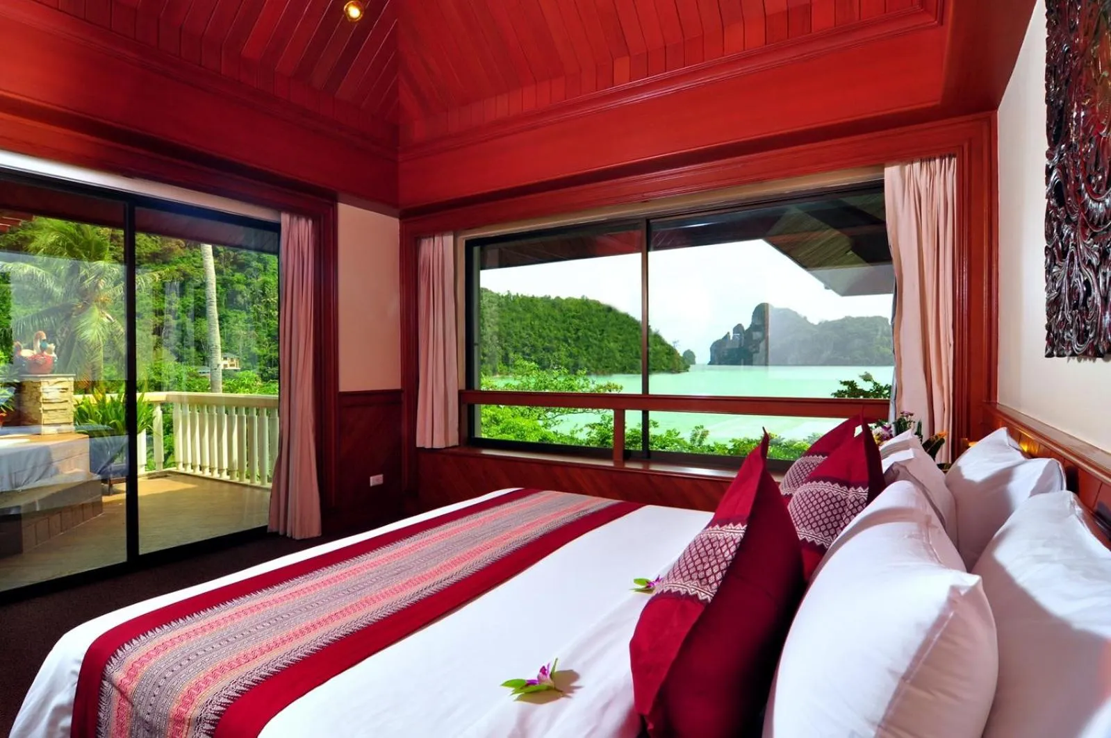 Bed in Phi Phi Island Cabana Hotel