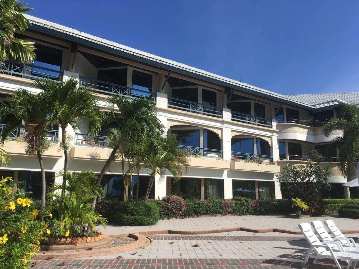 Phi Phi Island Cabana Hotel