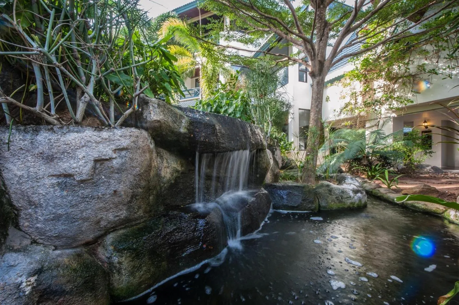 Phi Phi Island Cabana Hotel