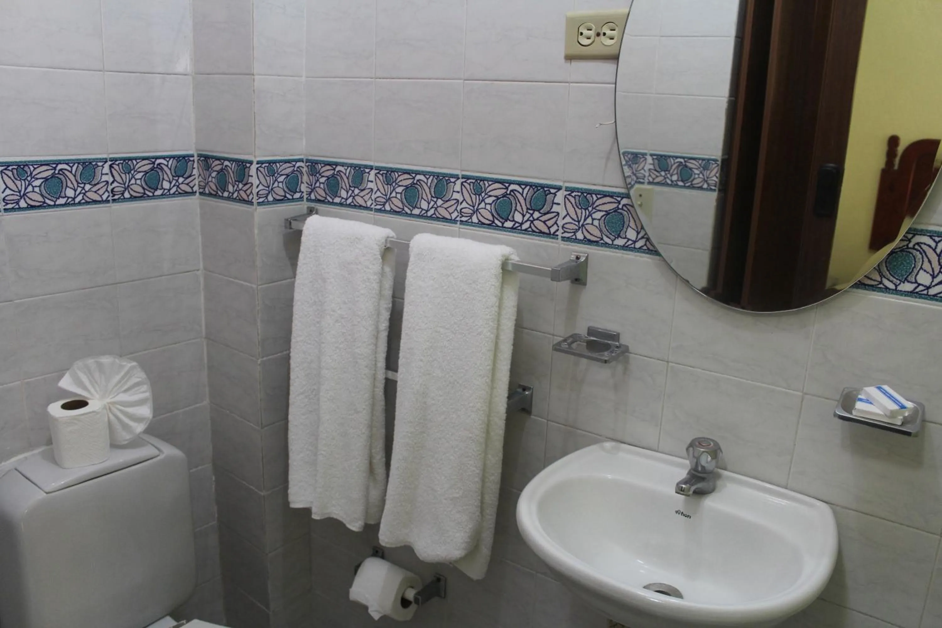 Bathroom in Royal Palace Hotel