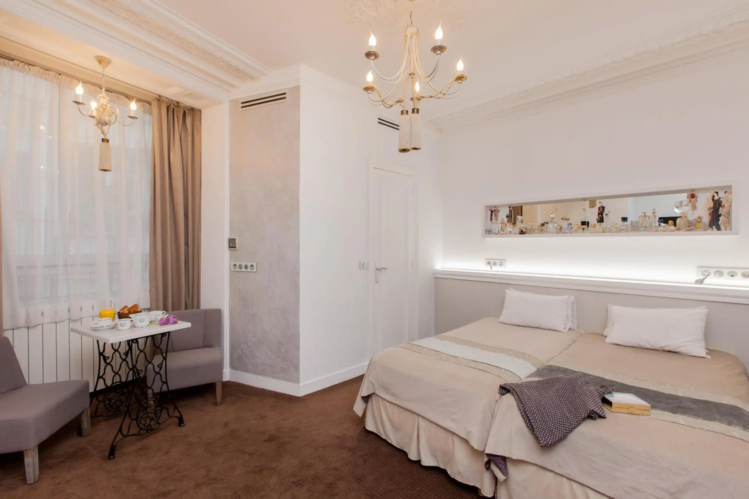 Classic Twin Room in Hotel Bonaparte Classic Twin Room in Hotel Bonaparte