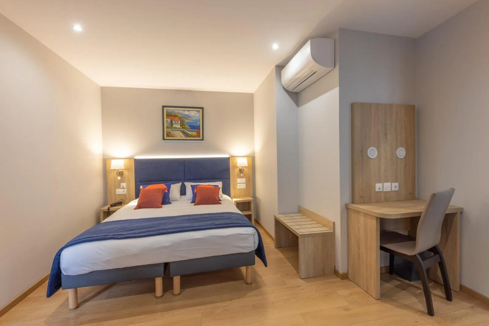 Bed in Hotel Saint Augustin