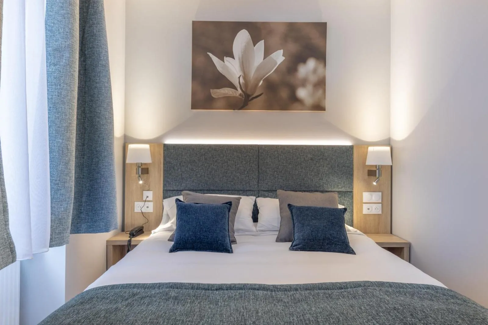 Bed in Hotel Saint Augustin