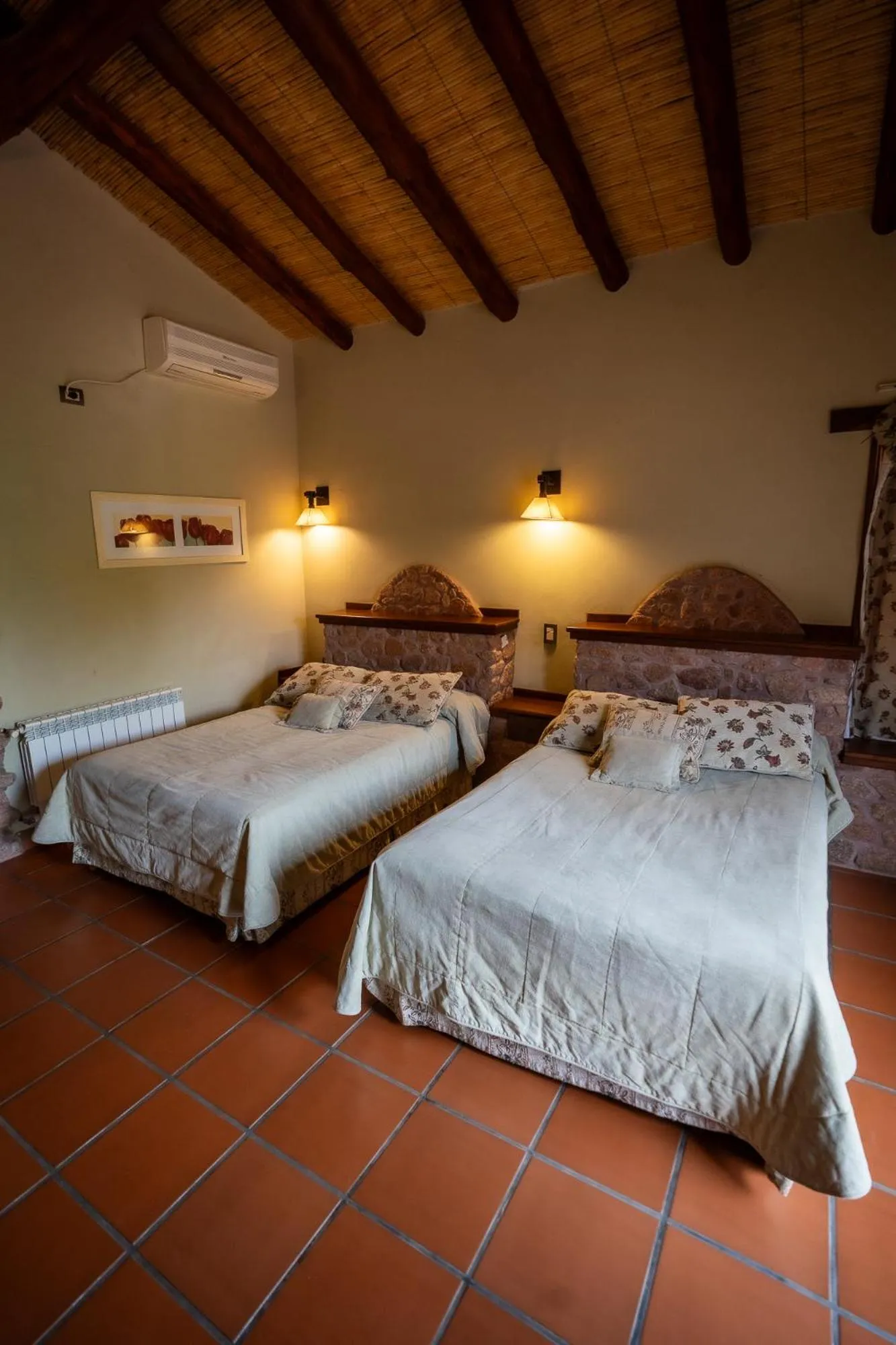 Bed in La Casa De La Bodega - Wine Boutique Hotel