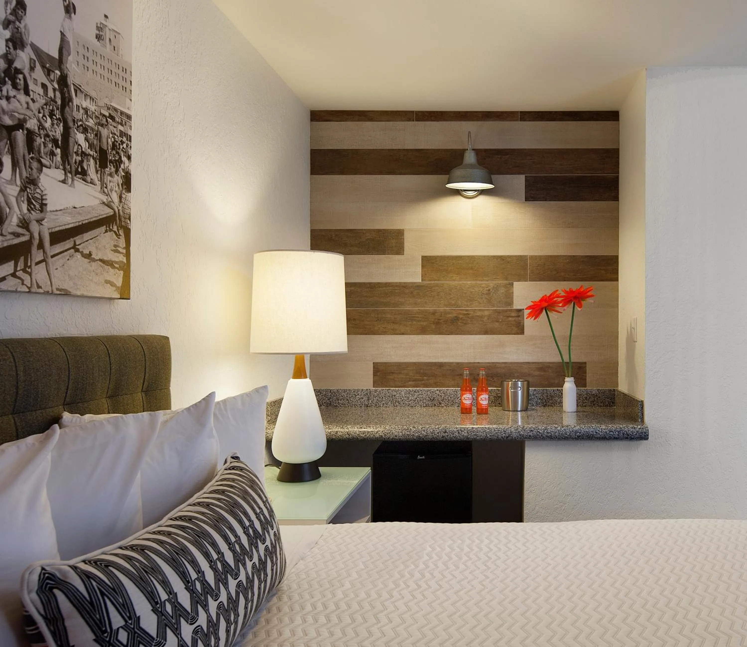 Photo of the whole room, Bed in Inn at Venice Beach