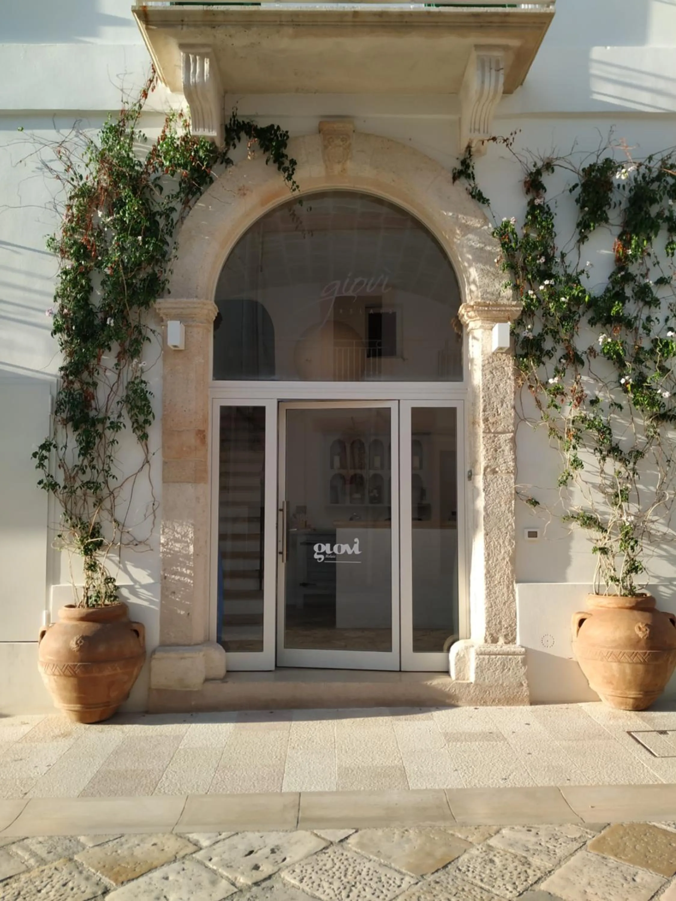 Facade/entrance in Giovì Relais