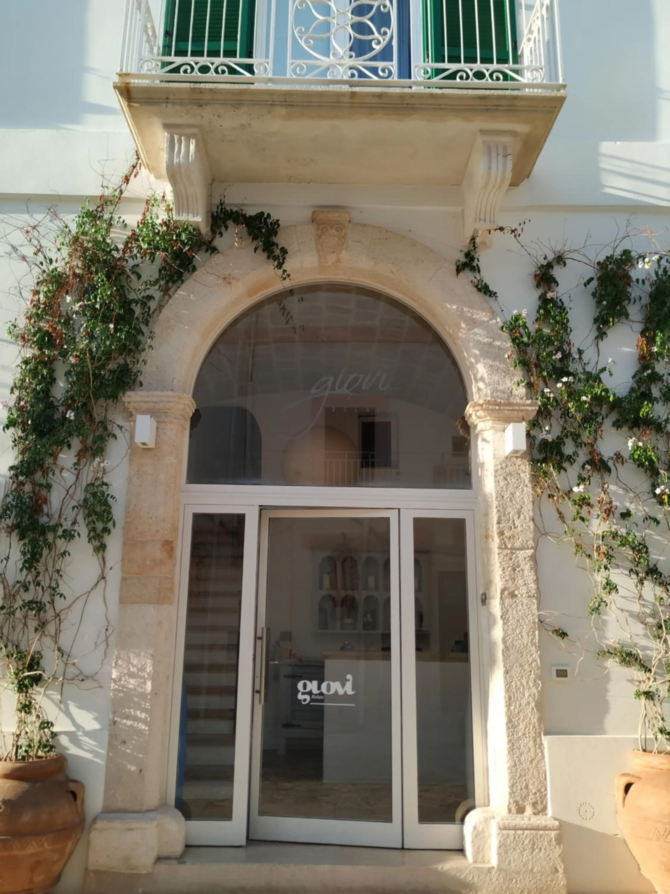 Facade/entrance in Giovì Relais
