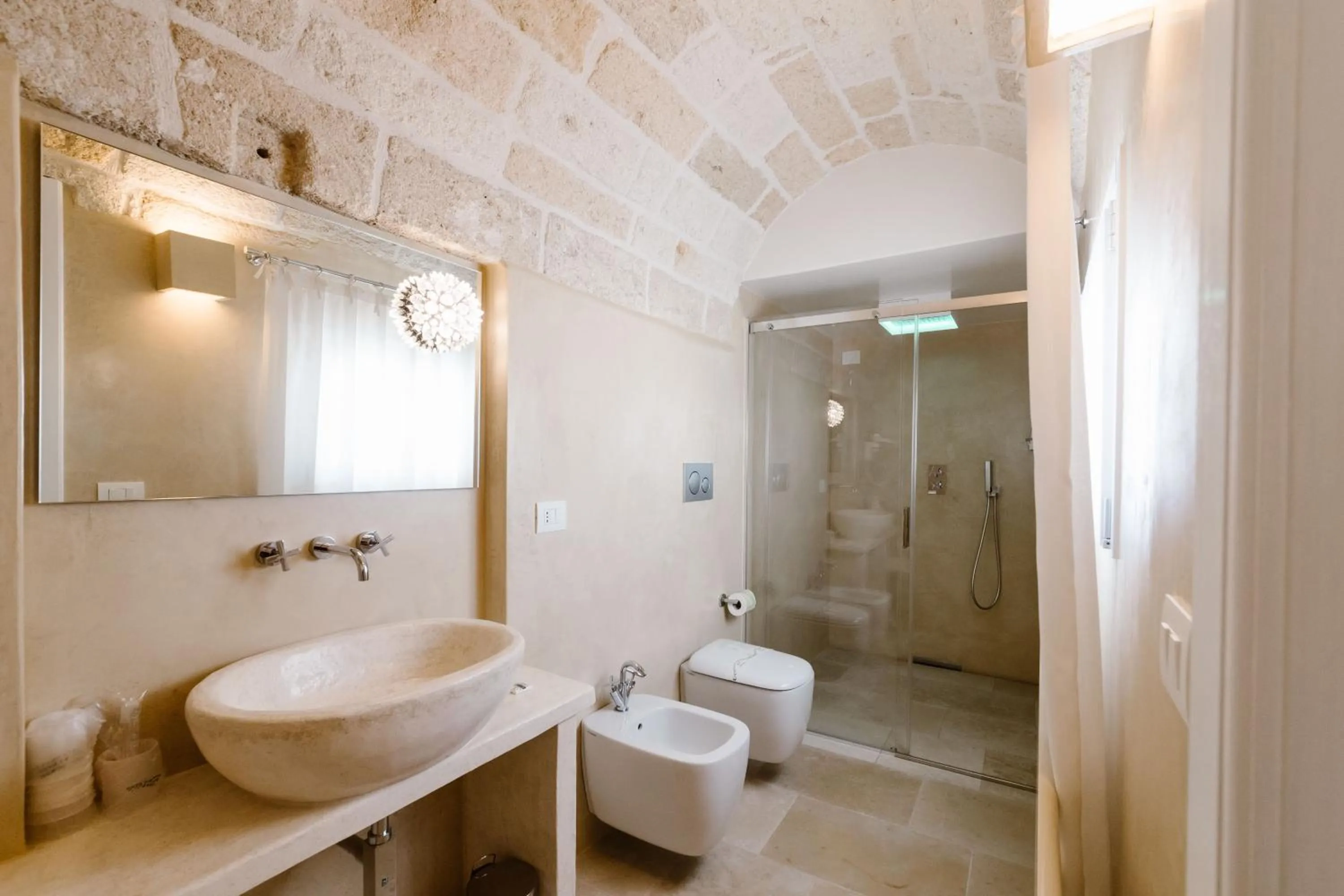 Shower in Giovì Relais