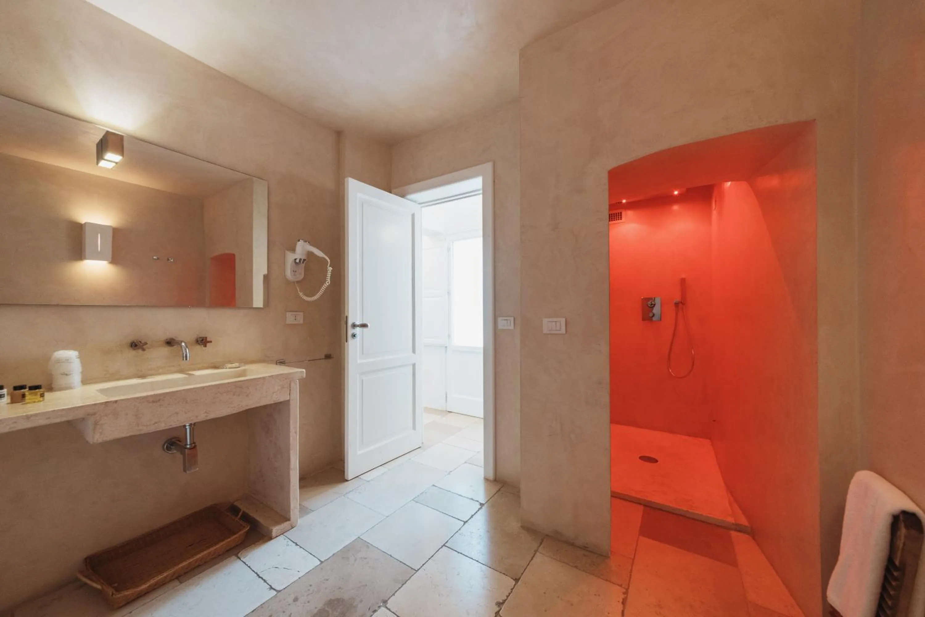 Shower in Giovì Relais