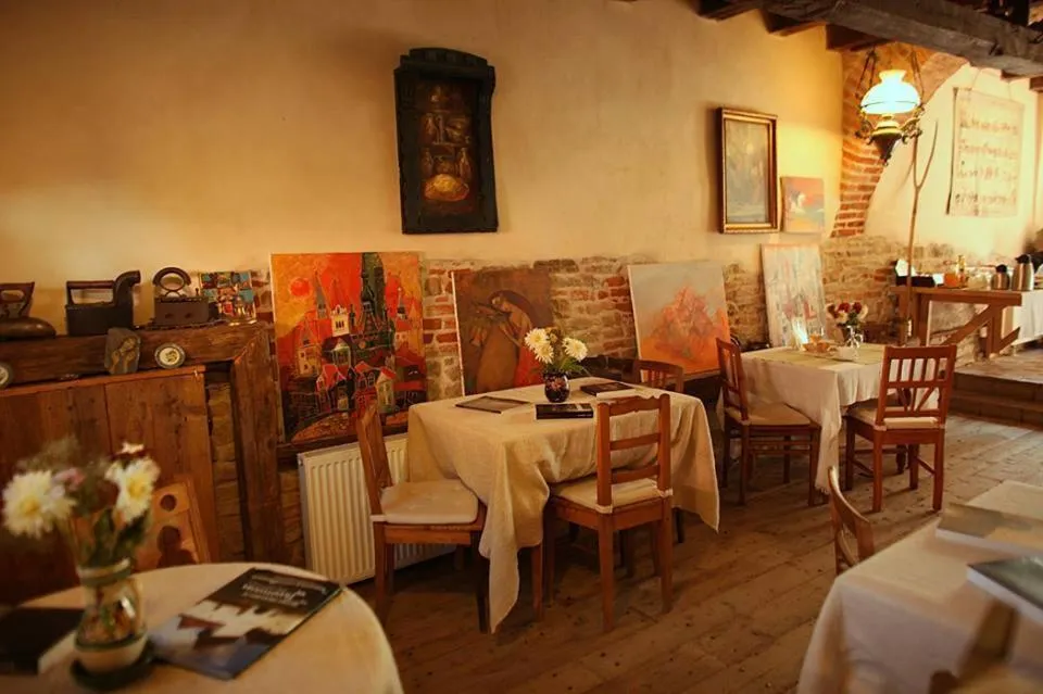 Restaurant/places to eat in Fronius Boutique Residence